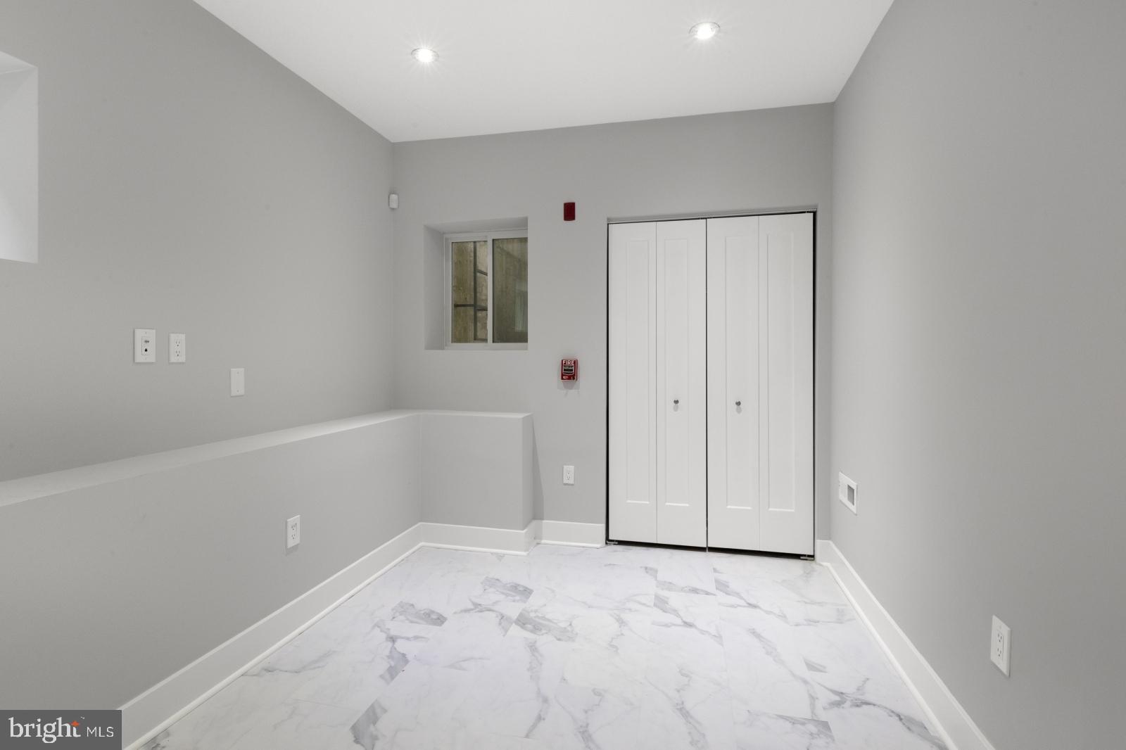 FAIRMOUNT - Residential Lease