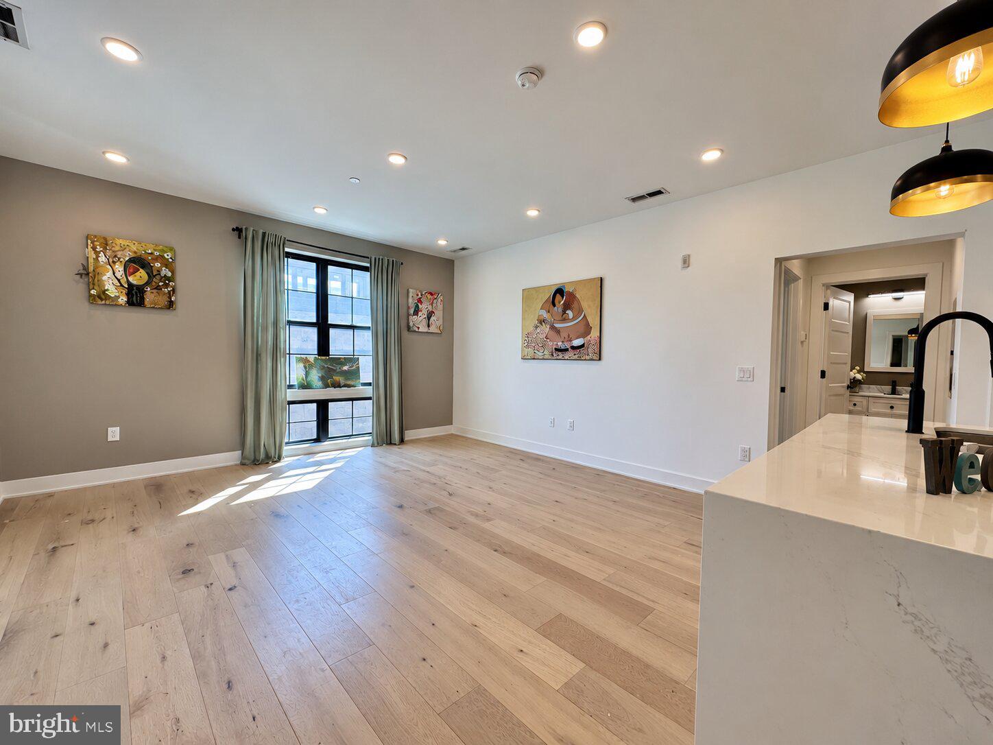 1232 N FRONT STREET 2D