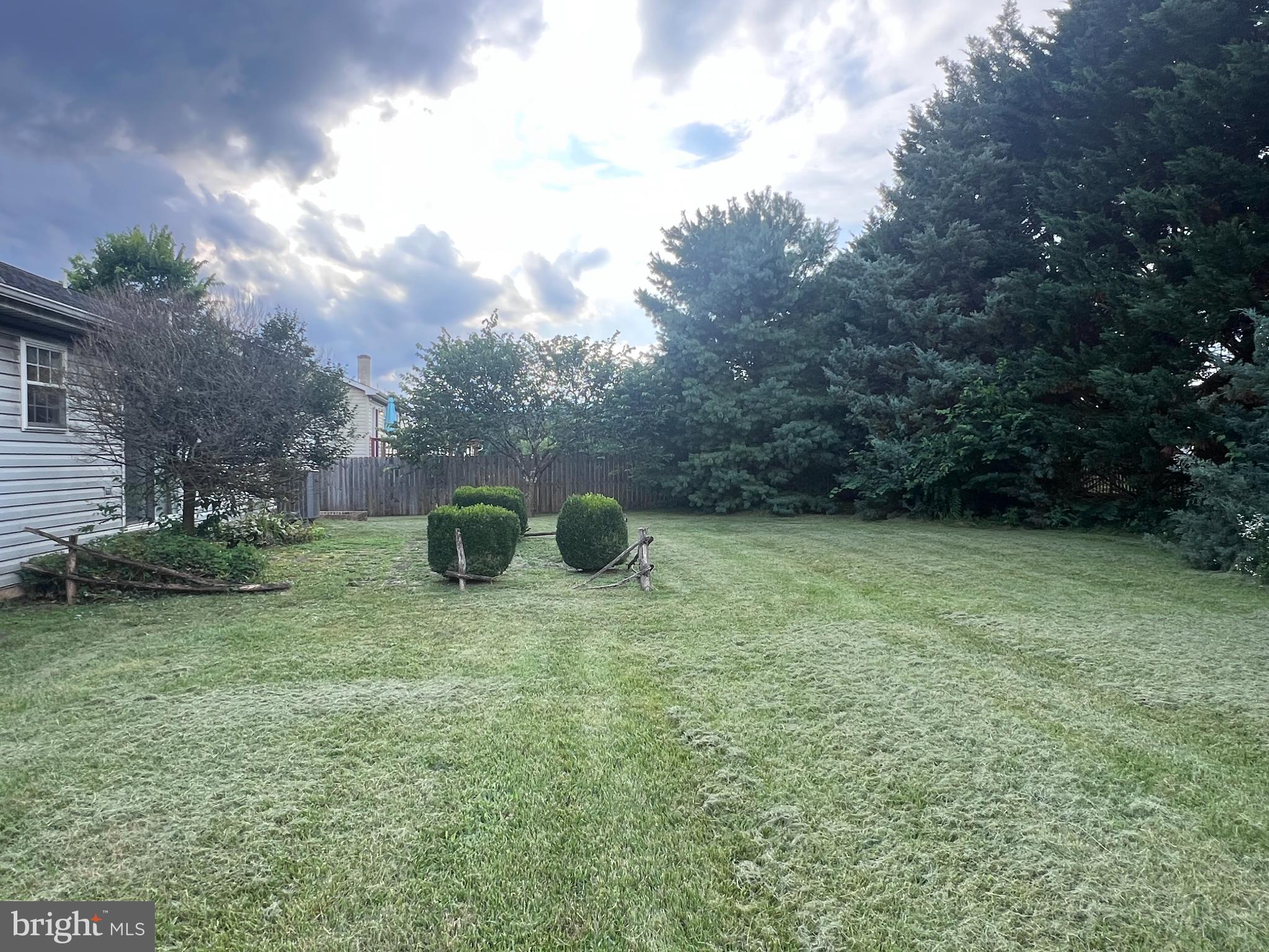 HILLVIEW - Residential Lease