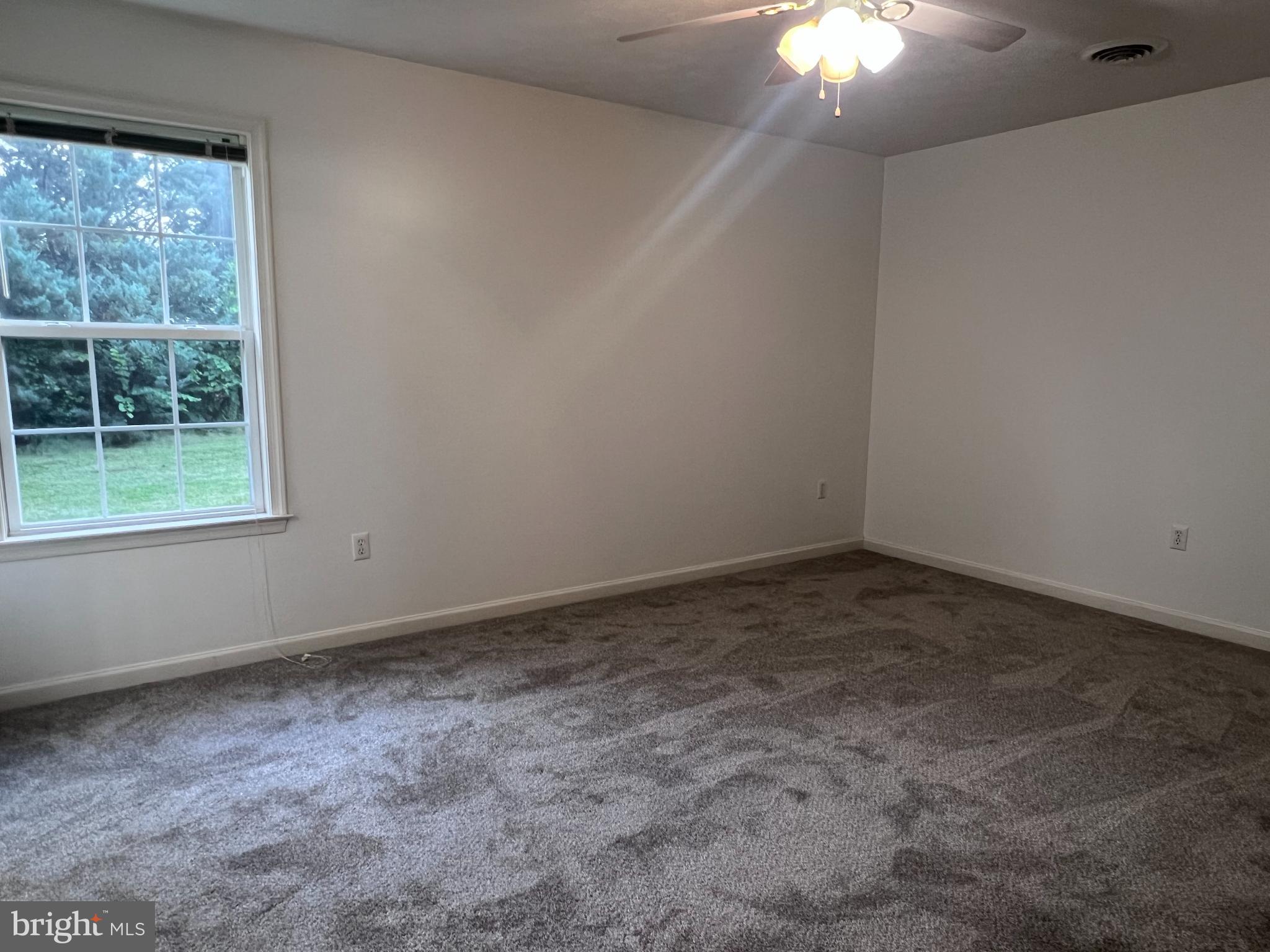 HILLVIEW - Residential Lease