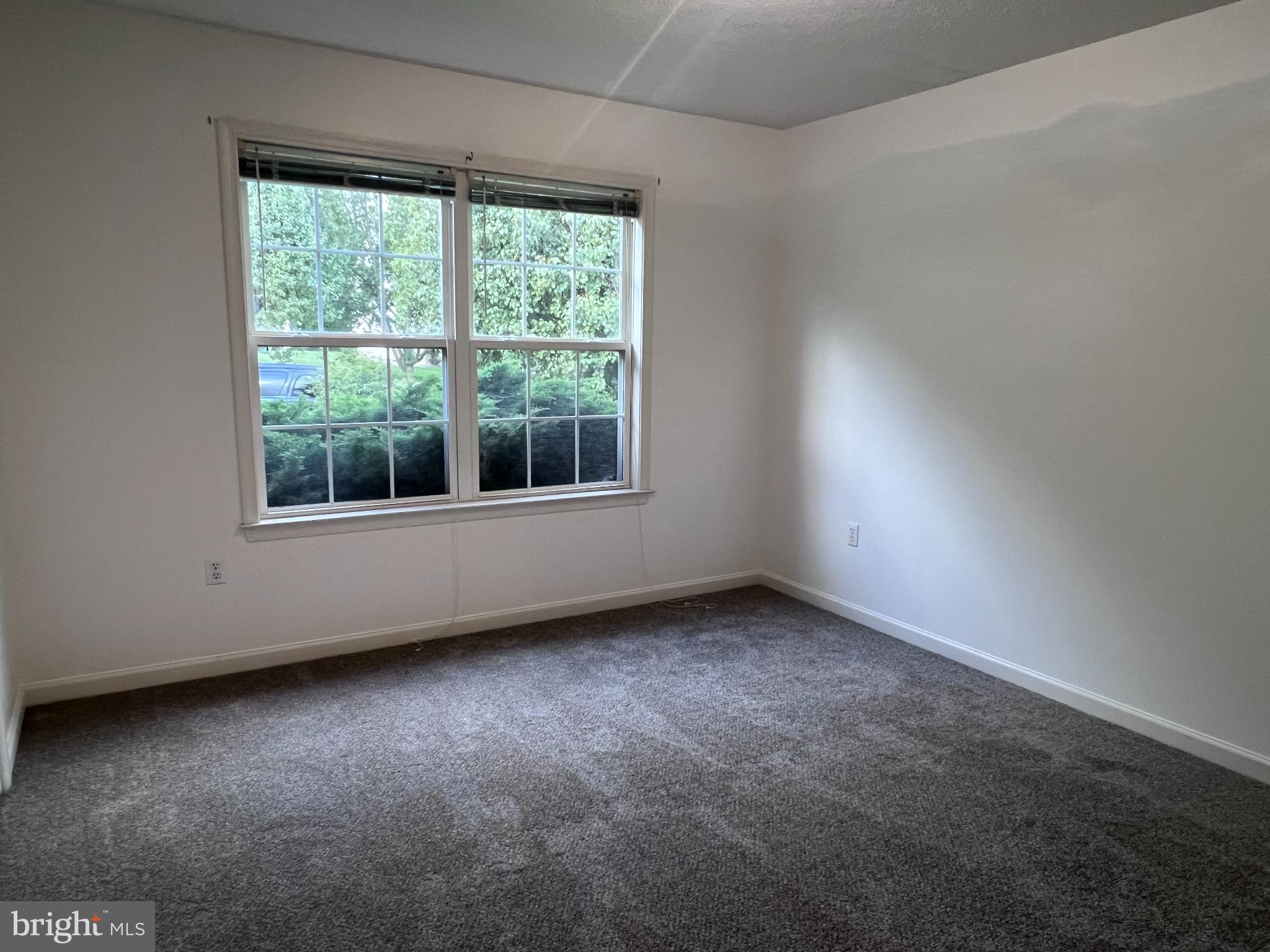 HILLVIEW - Residential Lease