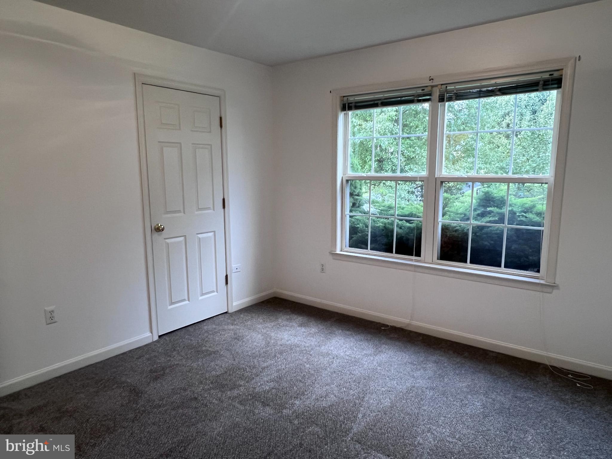 HILLVIEW - Residential Lease