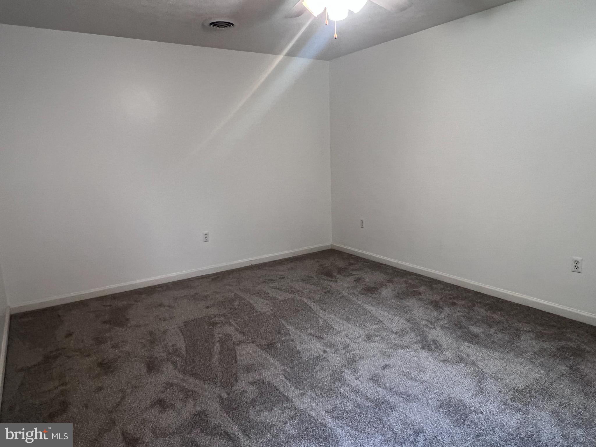 HILLVIEW - Residential Lease