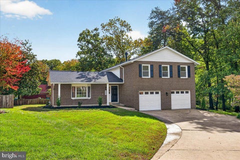 Photo of 6661 Newchandler Court, BURKE, VA 22015 (MLS # VAFX2345090)