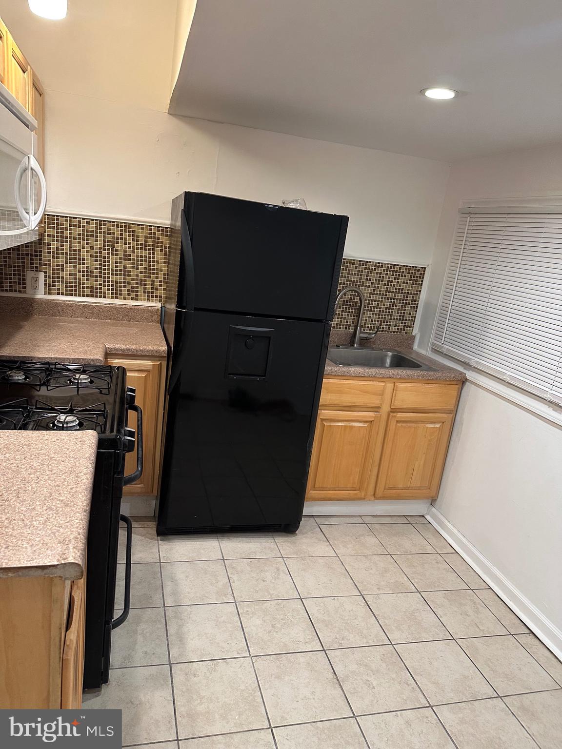 STRAWBERRY MANSION - Residential Income