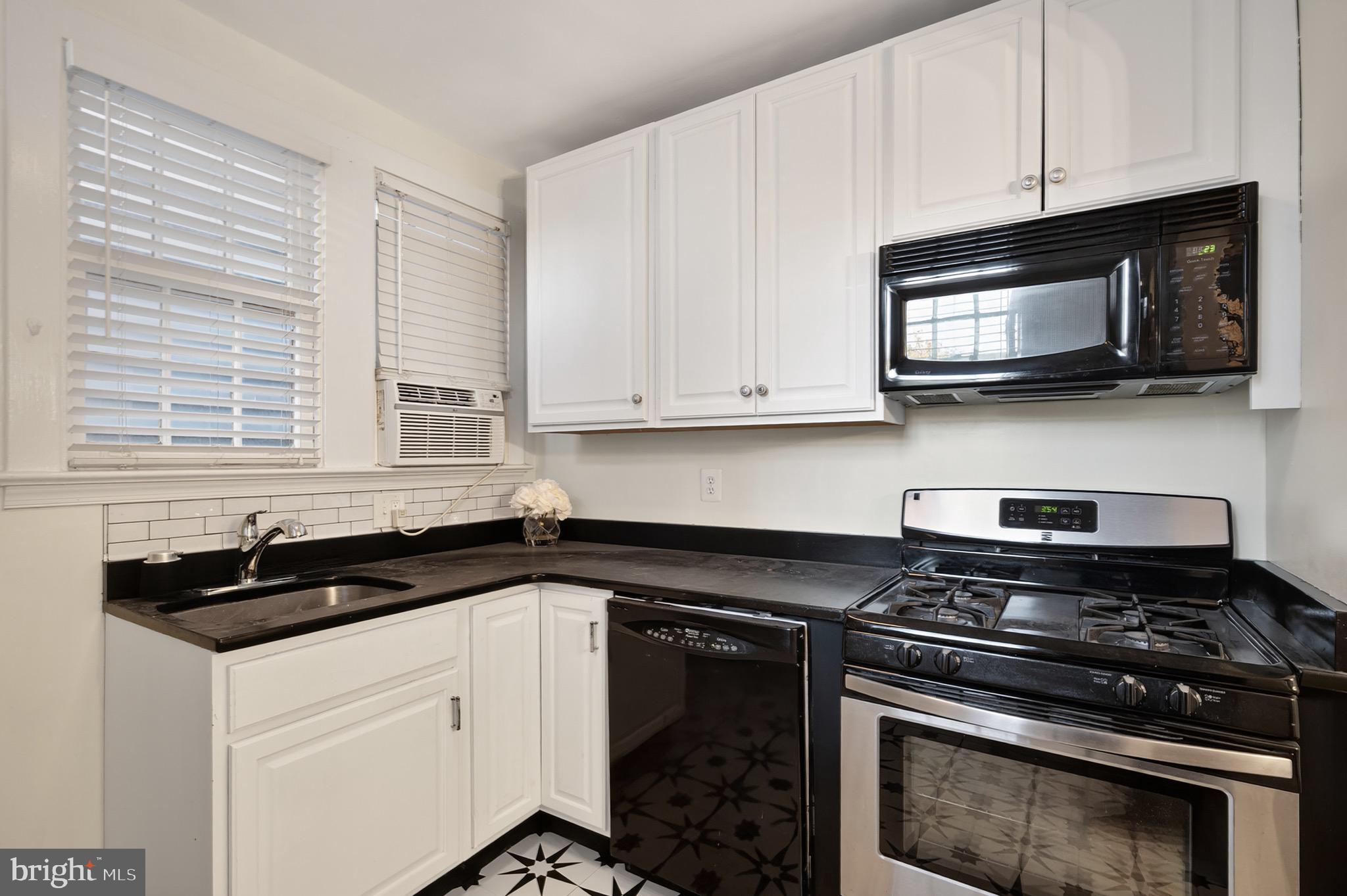 OLD TOWN ALEXANDRIA - Residential Lease