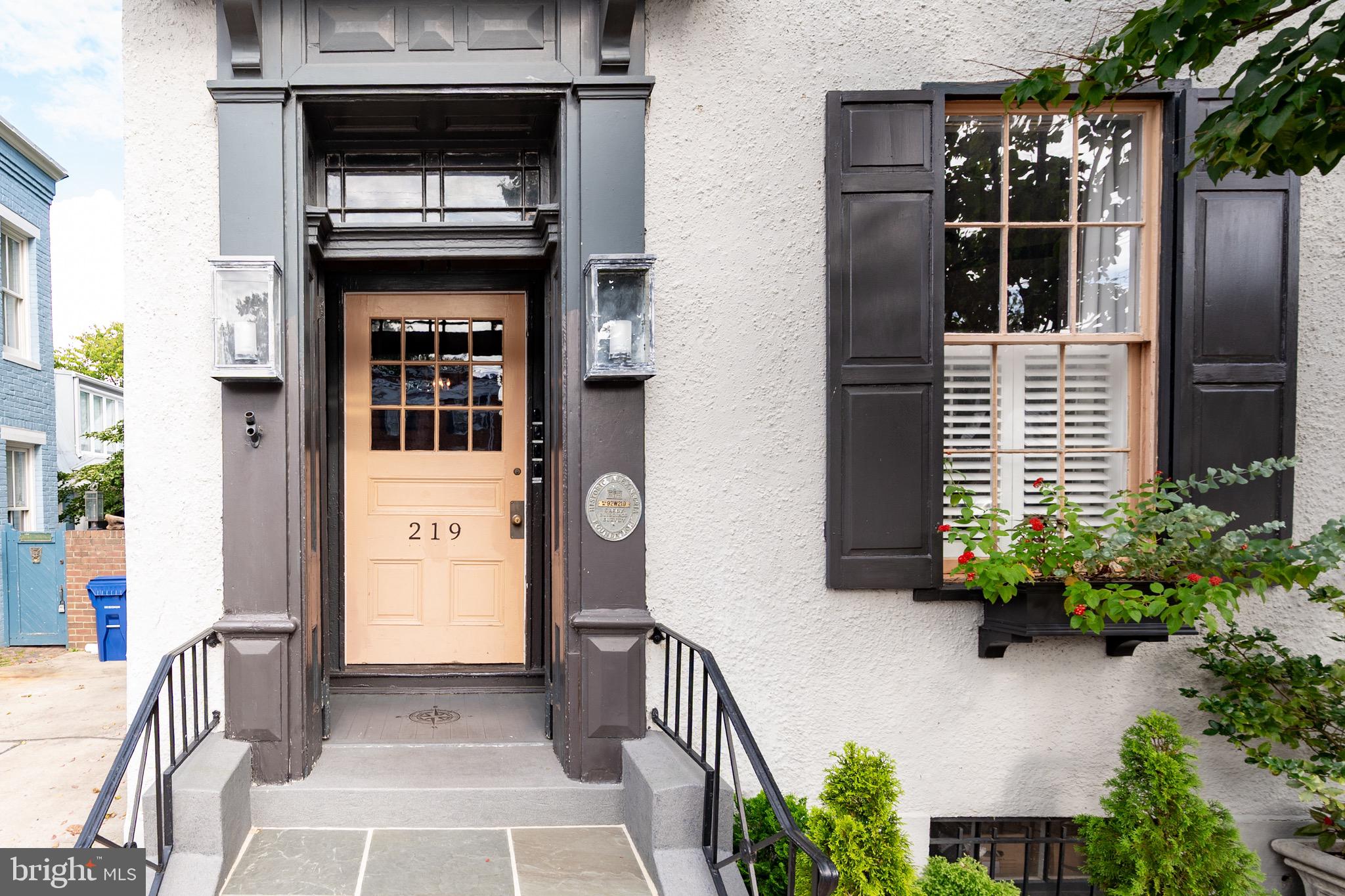 OLD TOWN ALEXANDRIA - Residential Lease