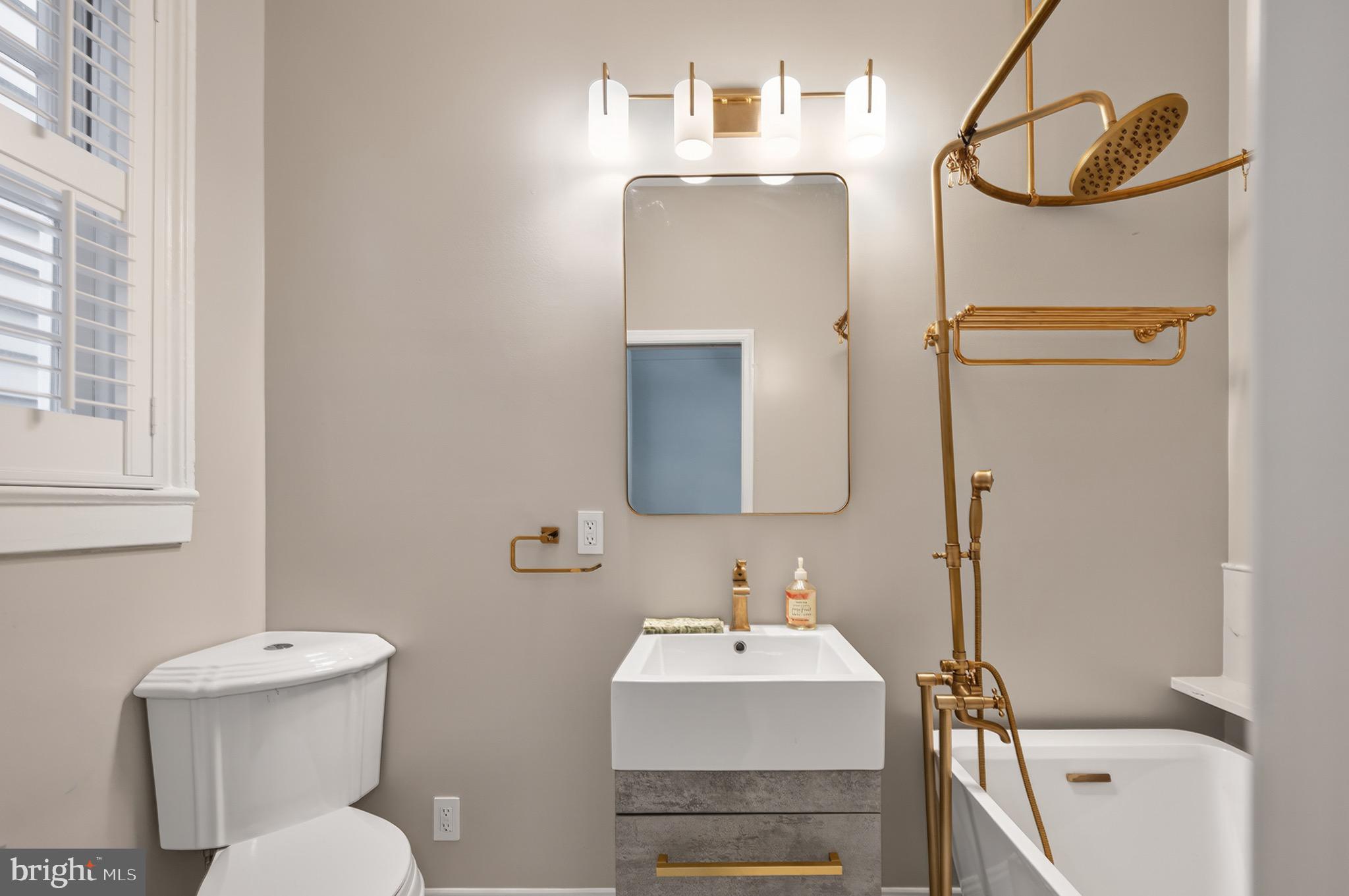 OLD TOWN ALEXANDRIA - Residential Lease