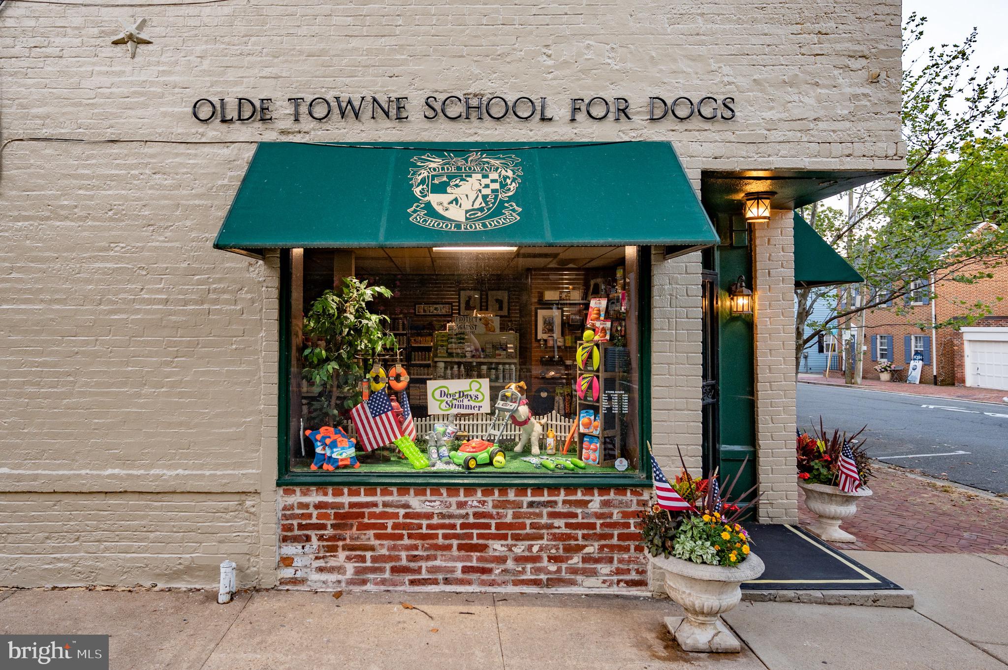 OLD TOWN ALEXANDRIA - Residential Lease