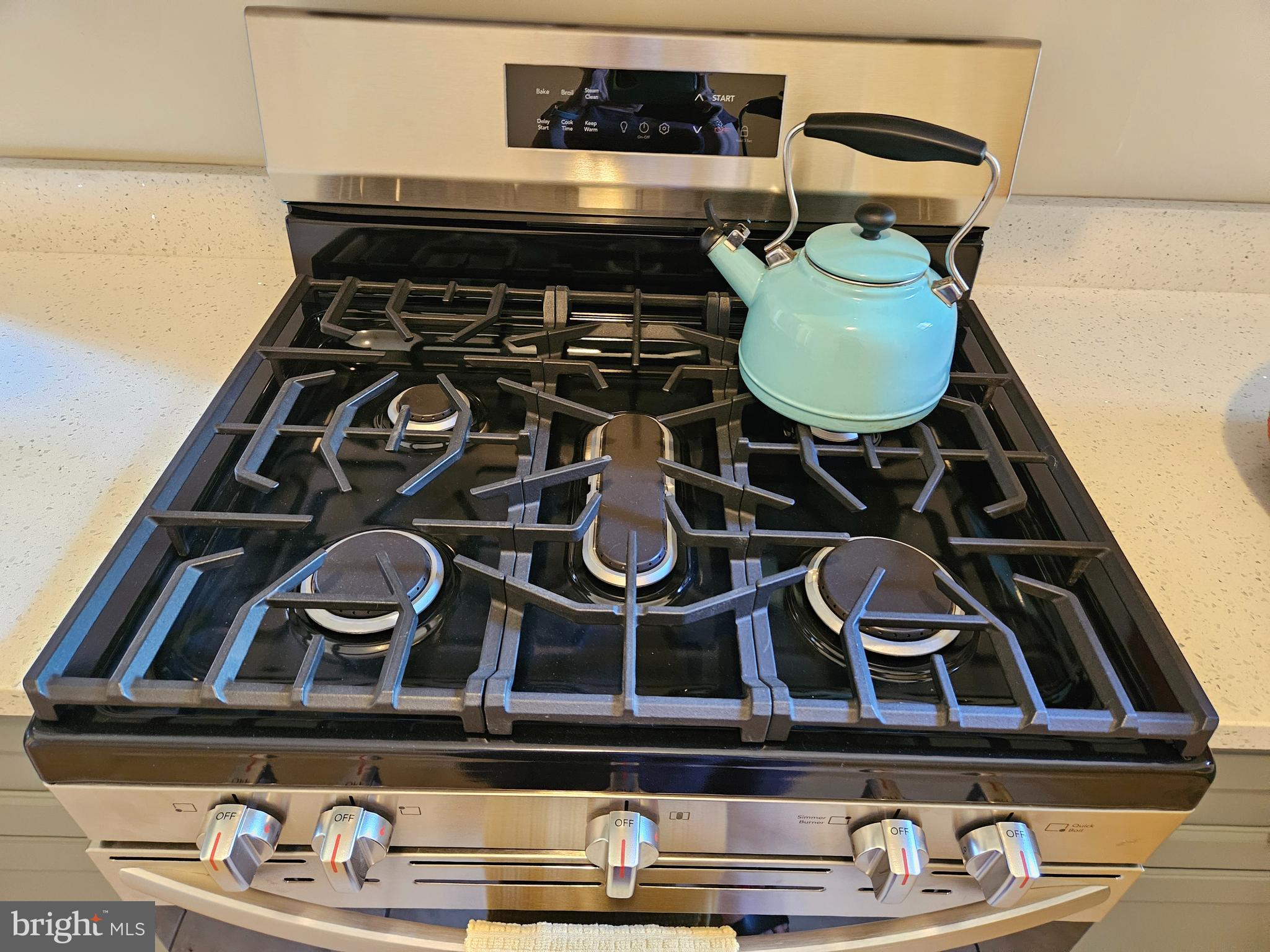 UNIVERSITY CITY - Residential Lease