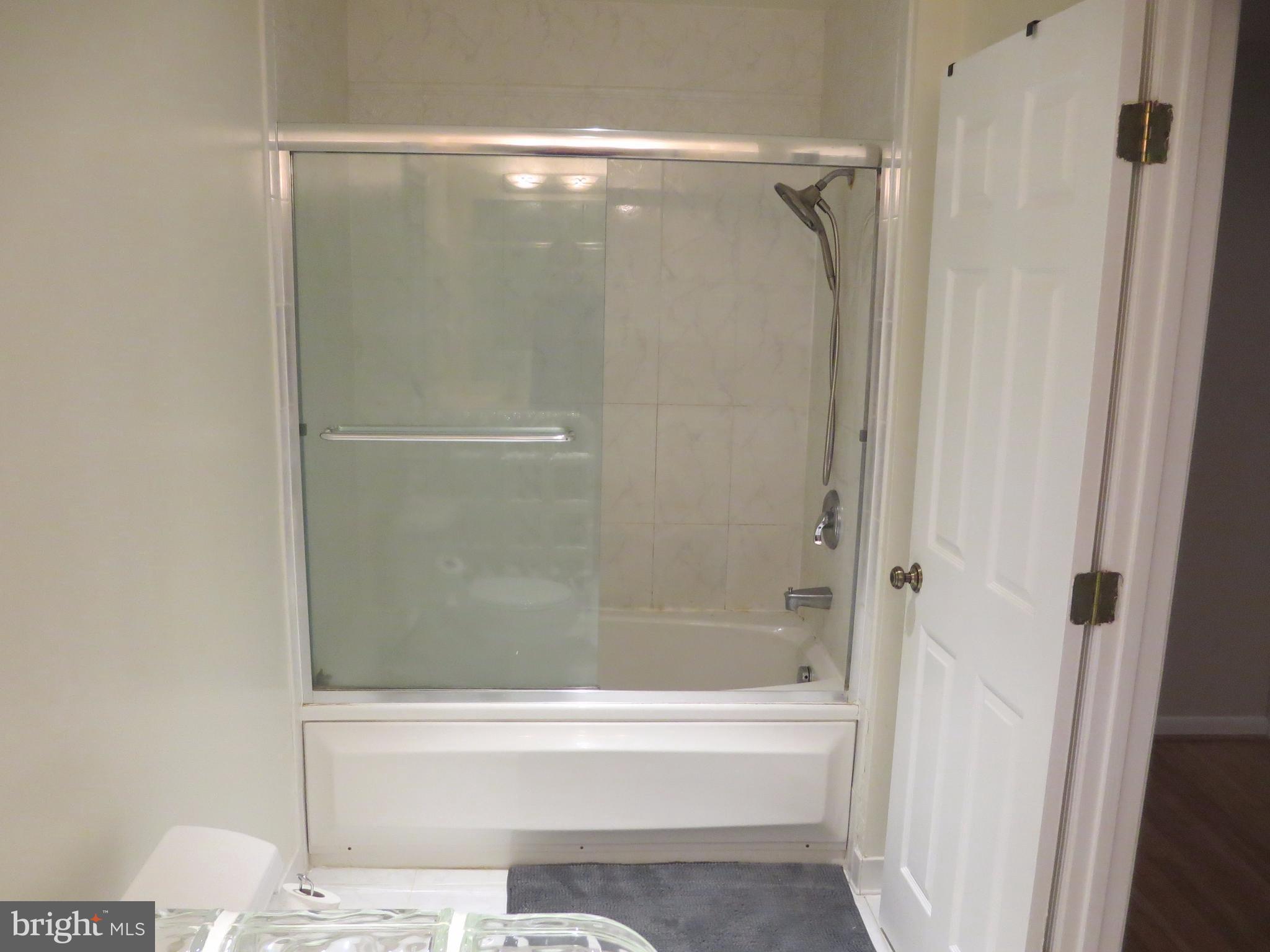 FAIRFAX - Residential Lease