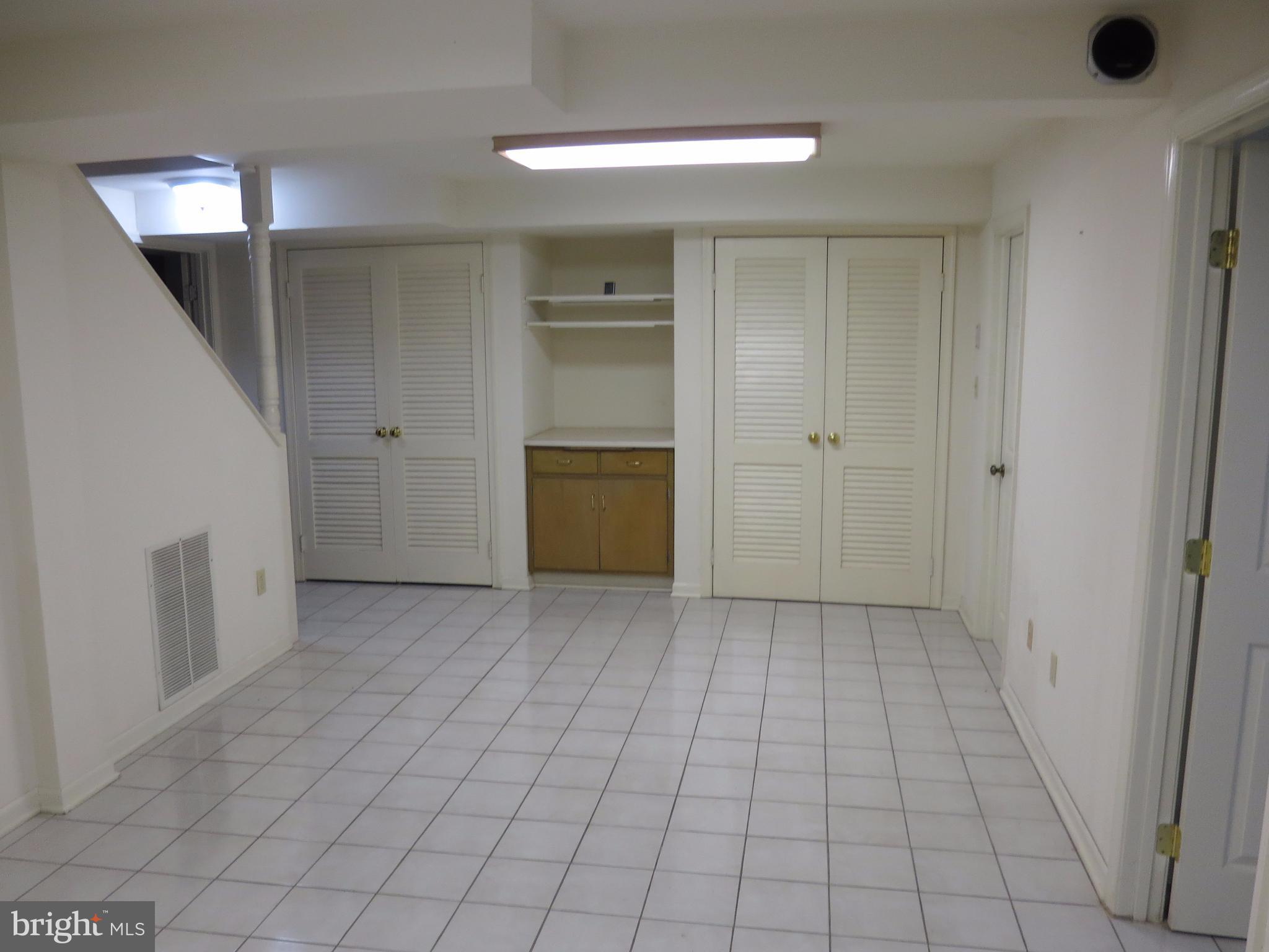 FAIRFAX - Residential Lease