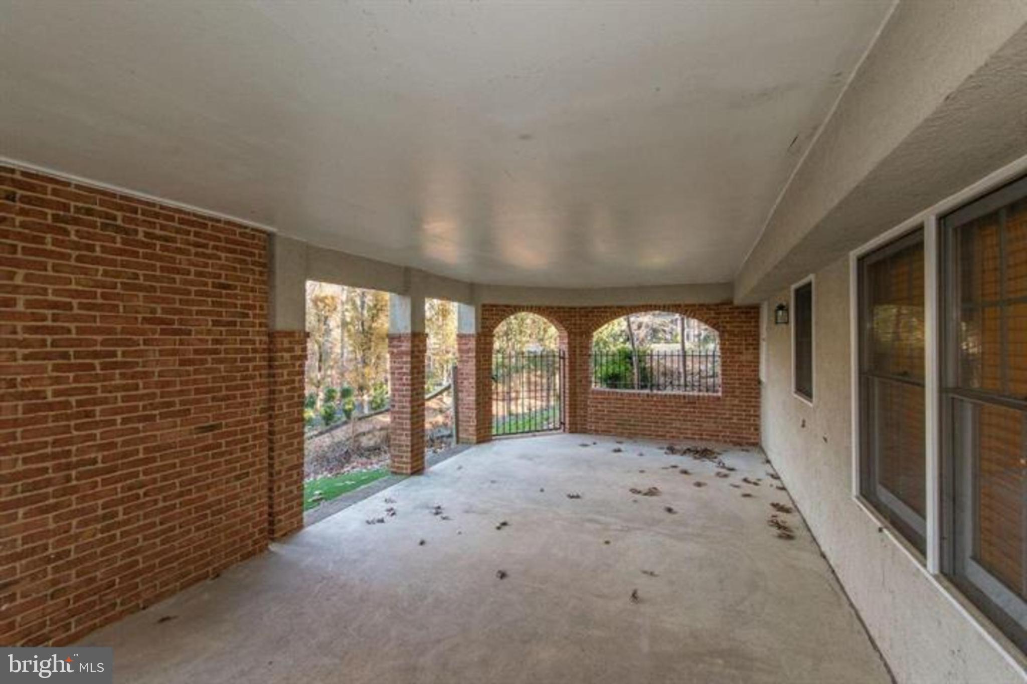 HUNTER'S CREST - Residential Lease