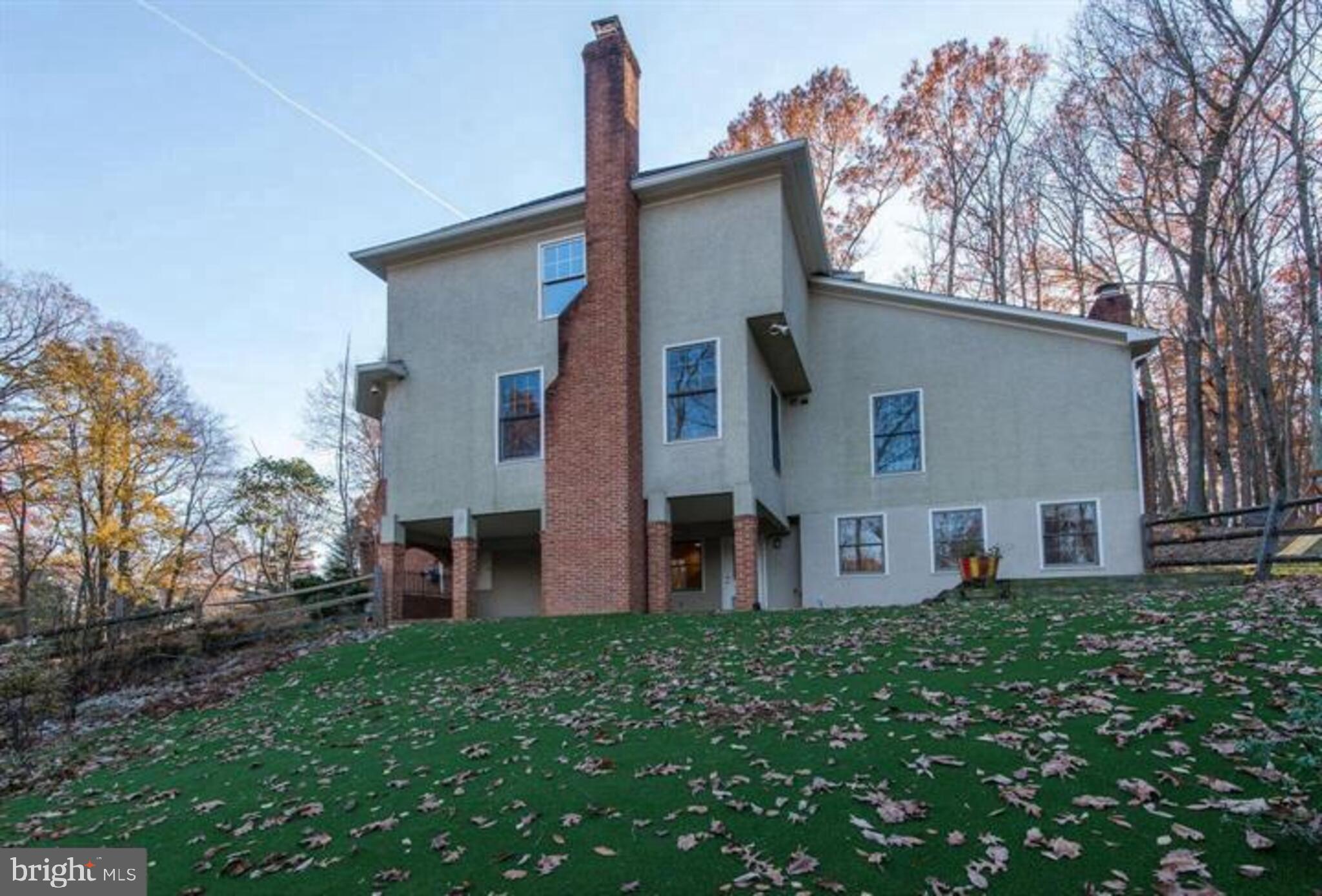 HUNTER'S CREST - Residential Lease