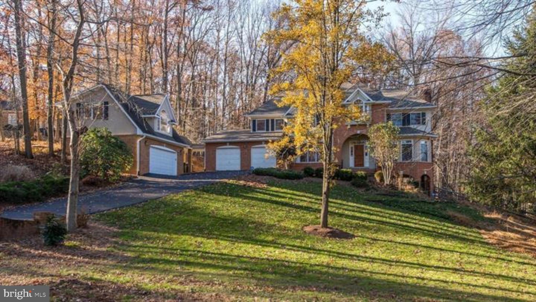 HUNTER'S CREST - Residential Lease