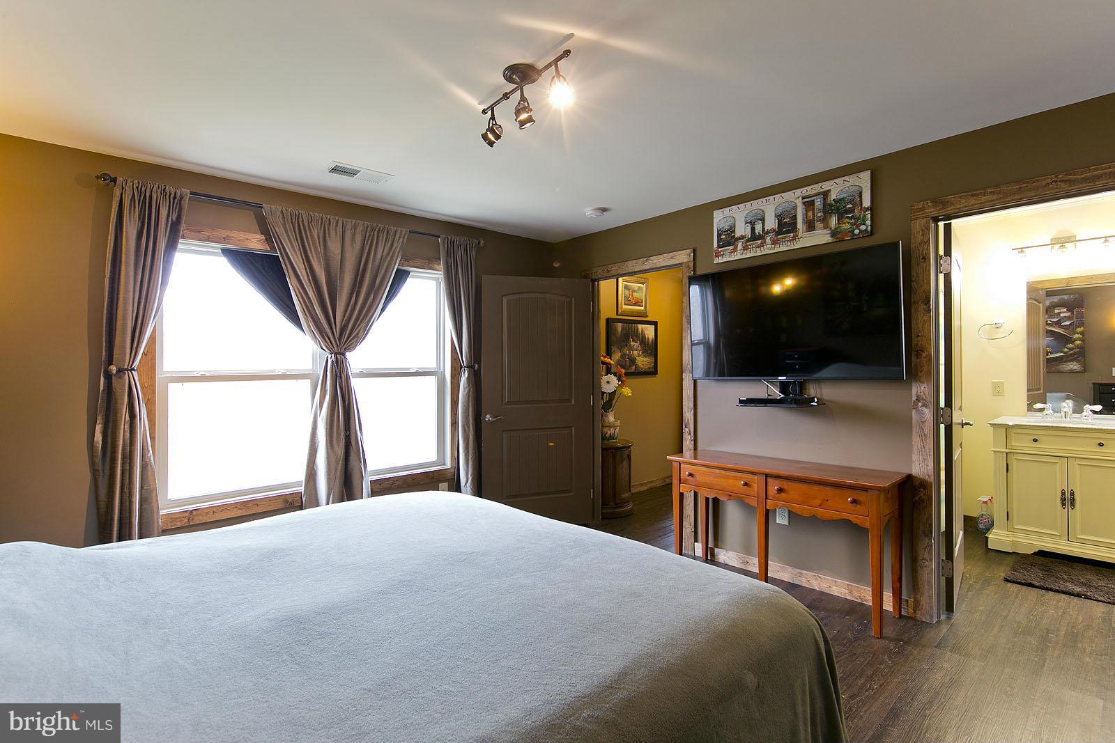 CHIMNEY HILL ESTATES - Residential