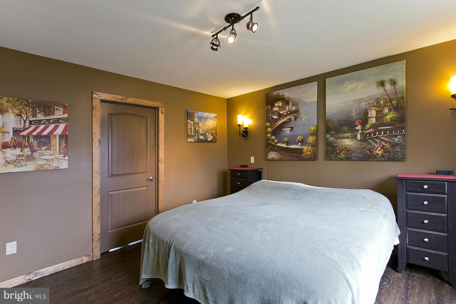 CHIMNEY HILL ESTATES - Residential