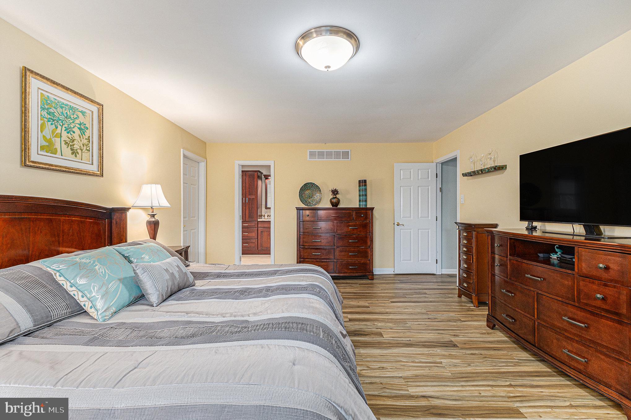 FORT WASHINGTON - Residential