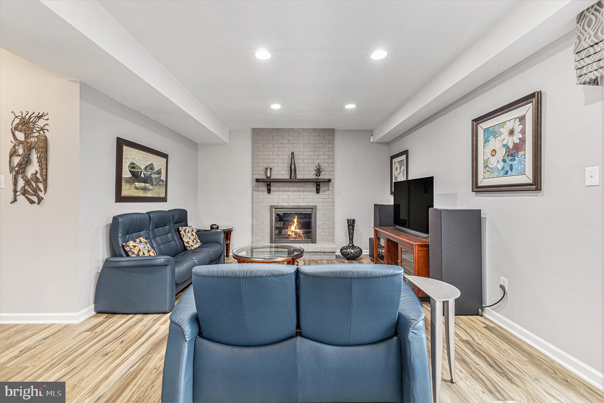 FORT WASHINGTON - Residential