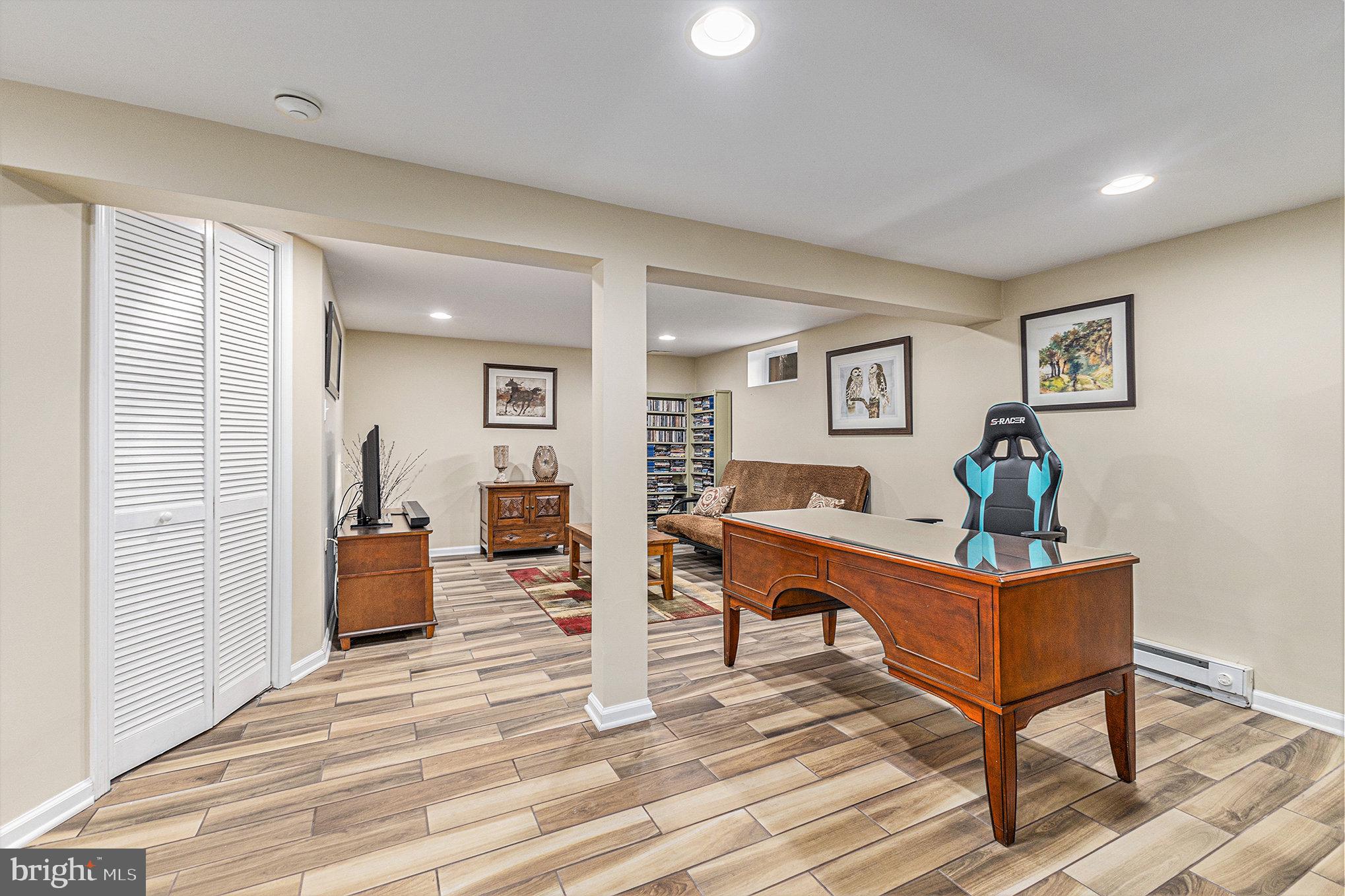 FORT WASHINGTON - Residential