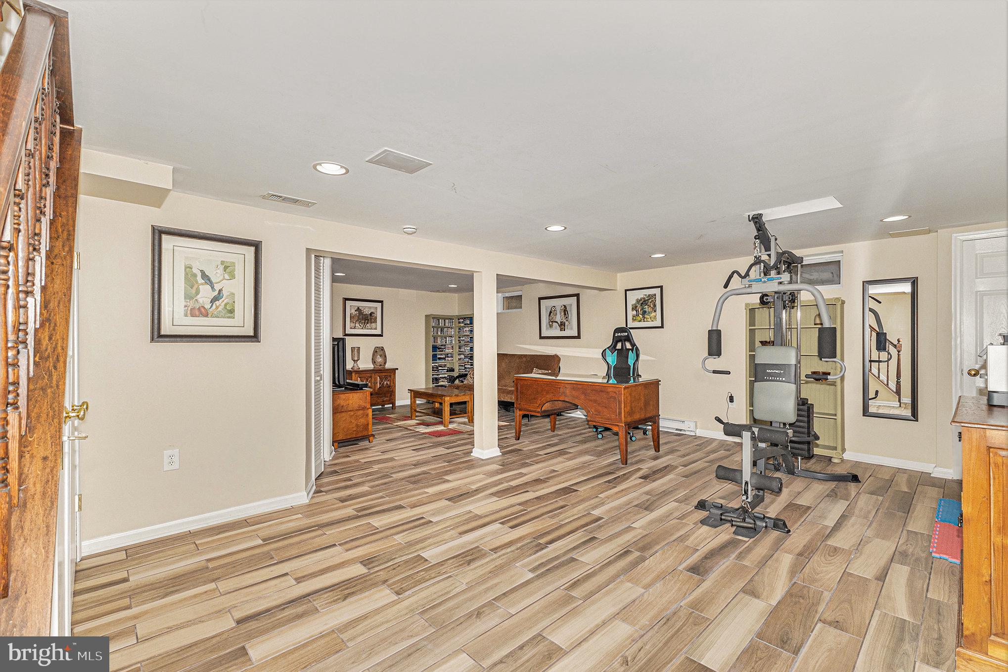 FORT WASHINGTON - Residential