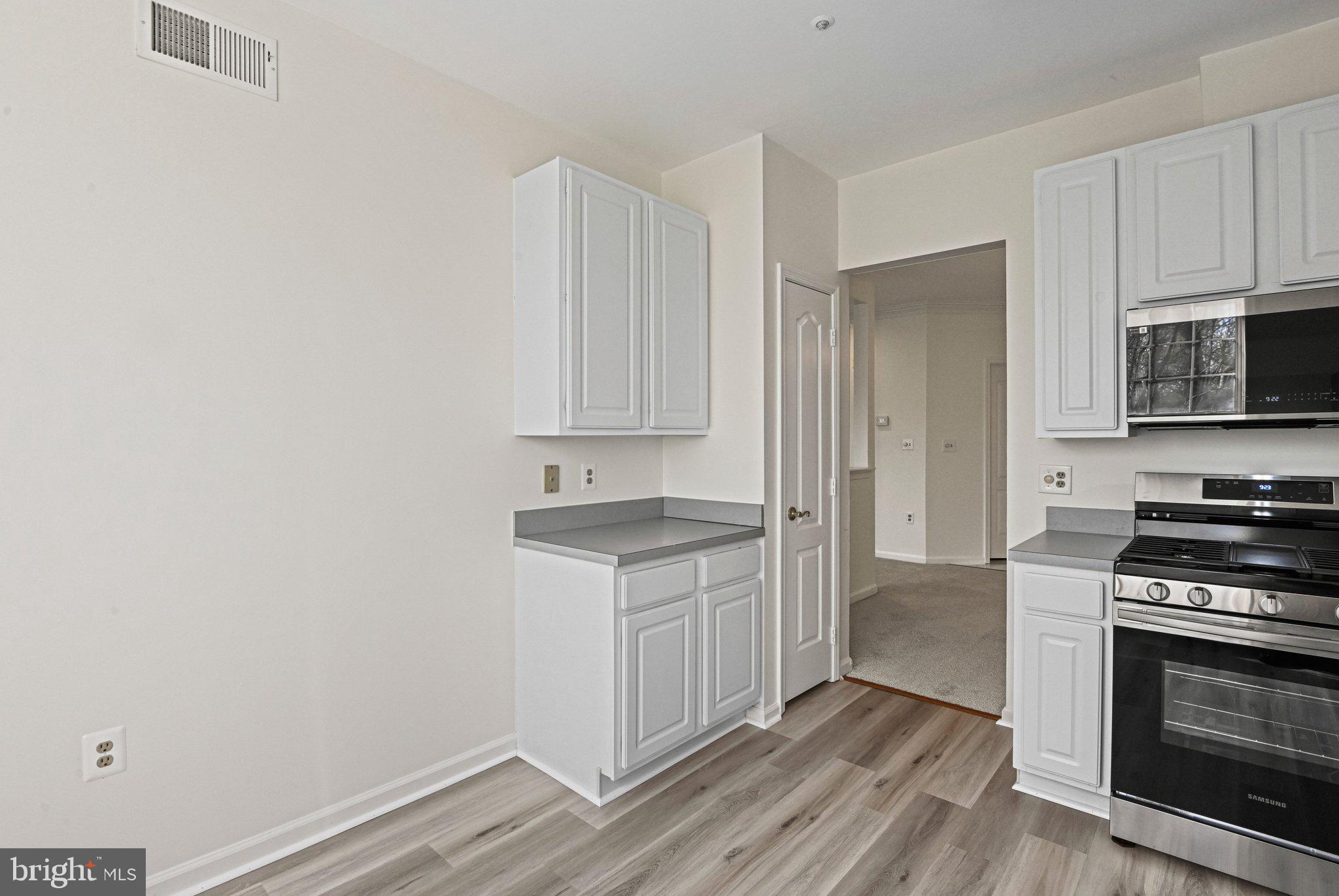 20933 CEDARPOST SQUARE 203