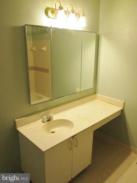 DARTMOUTH GLEN - Residential