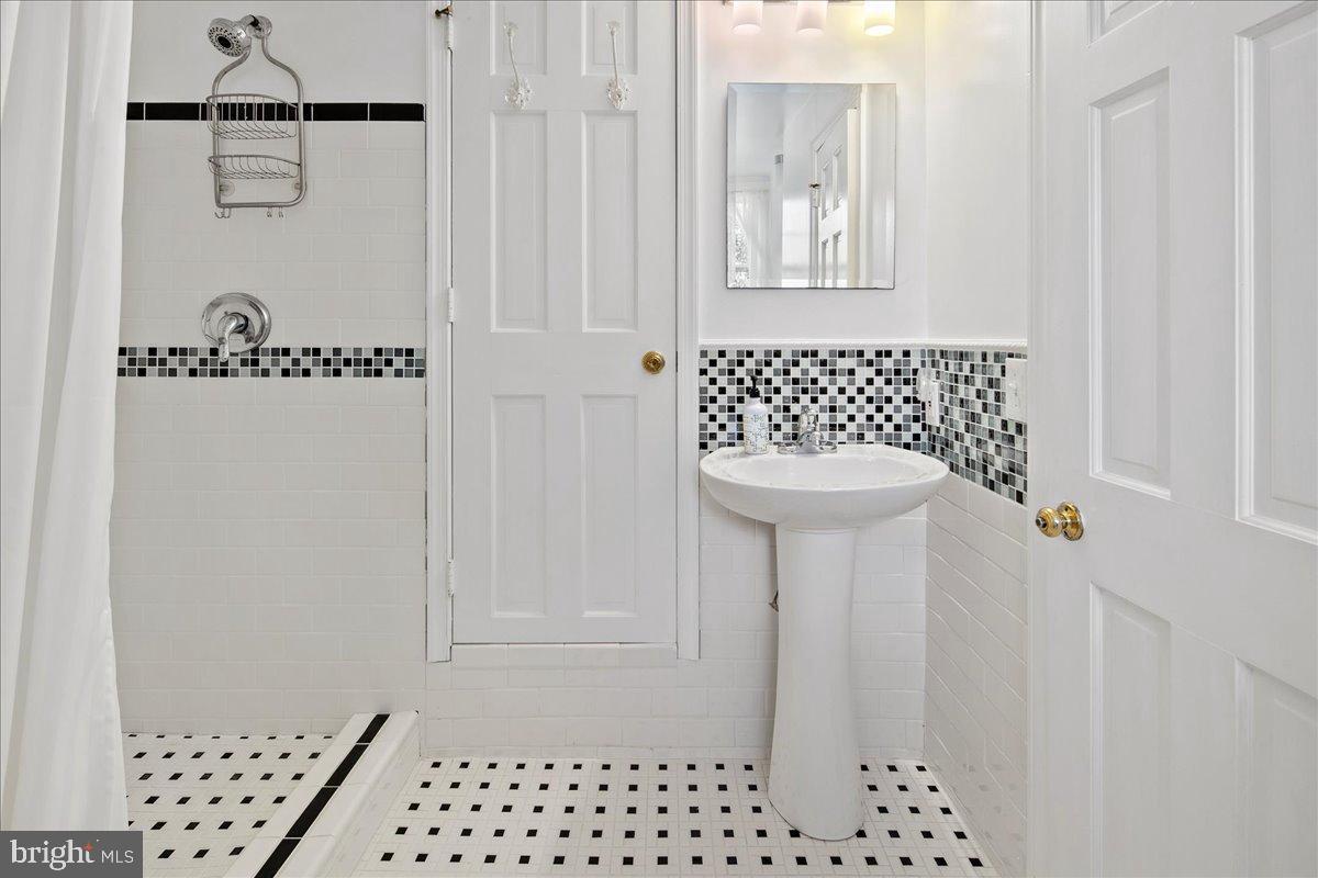 REDLAC FOREST - Residential