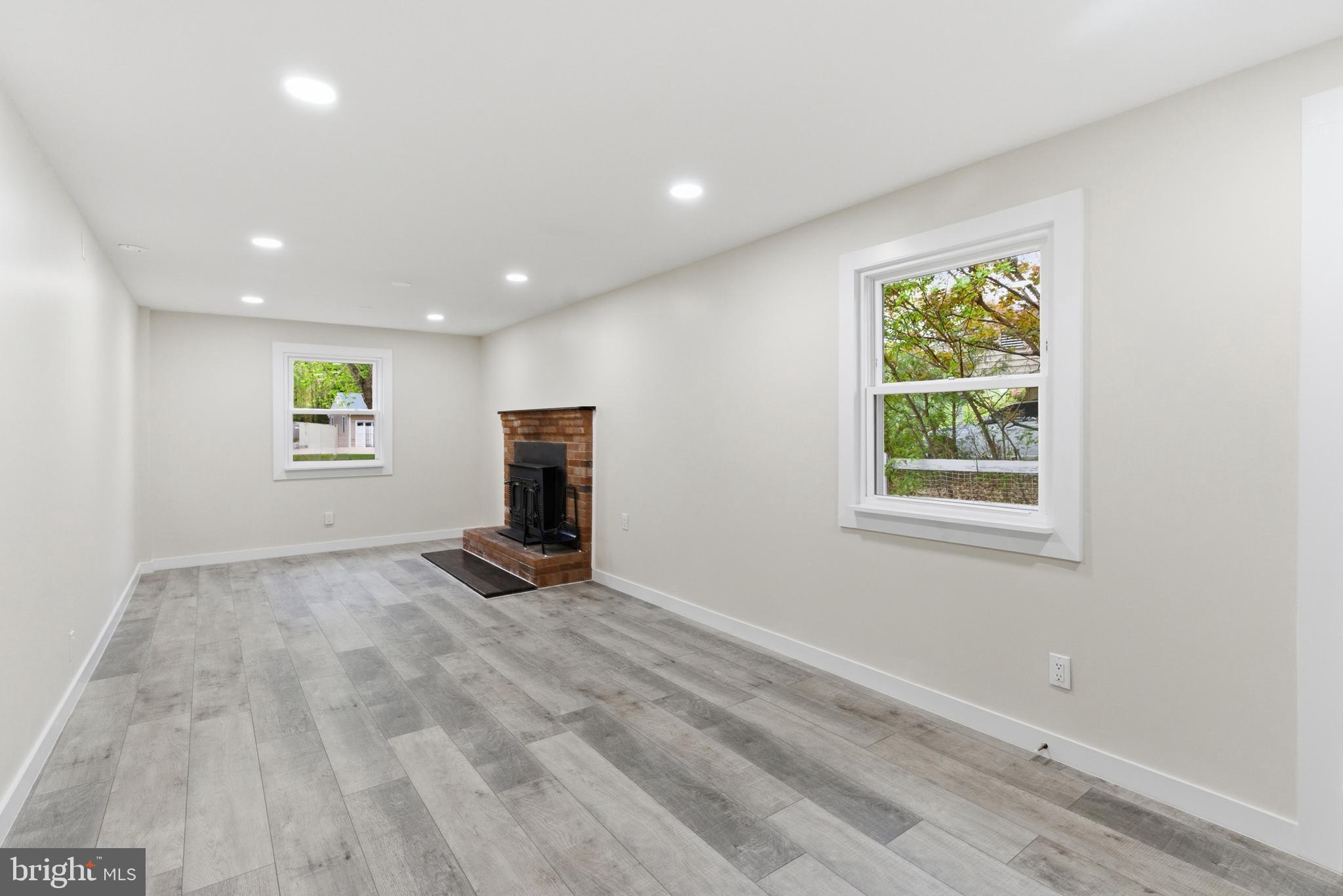 BROOKFIELD - Residential