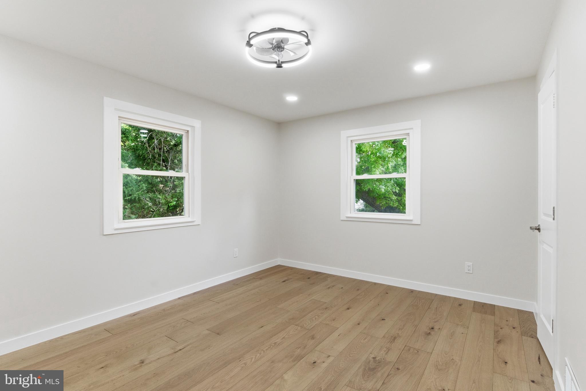 BROOKFIELD - Residential