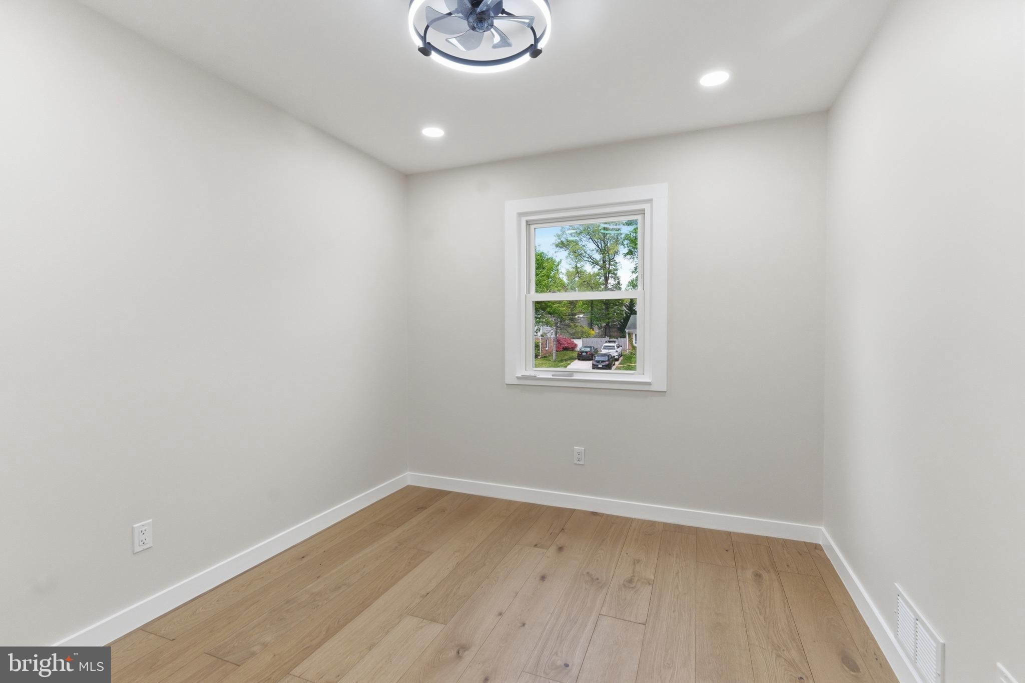 BROOKFIELD - Residential