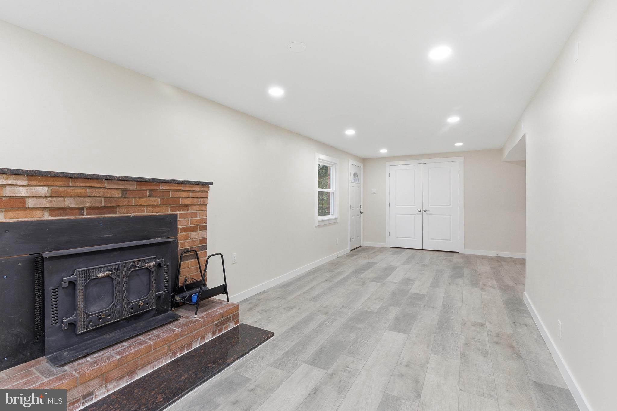 BROOKFIELD - Residential