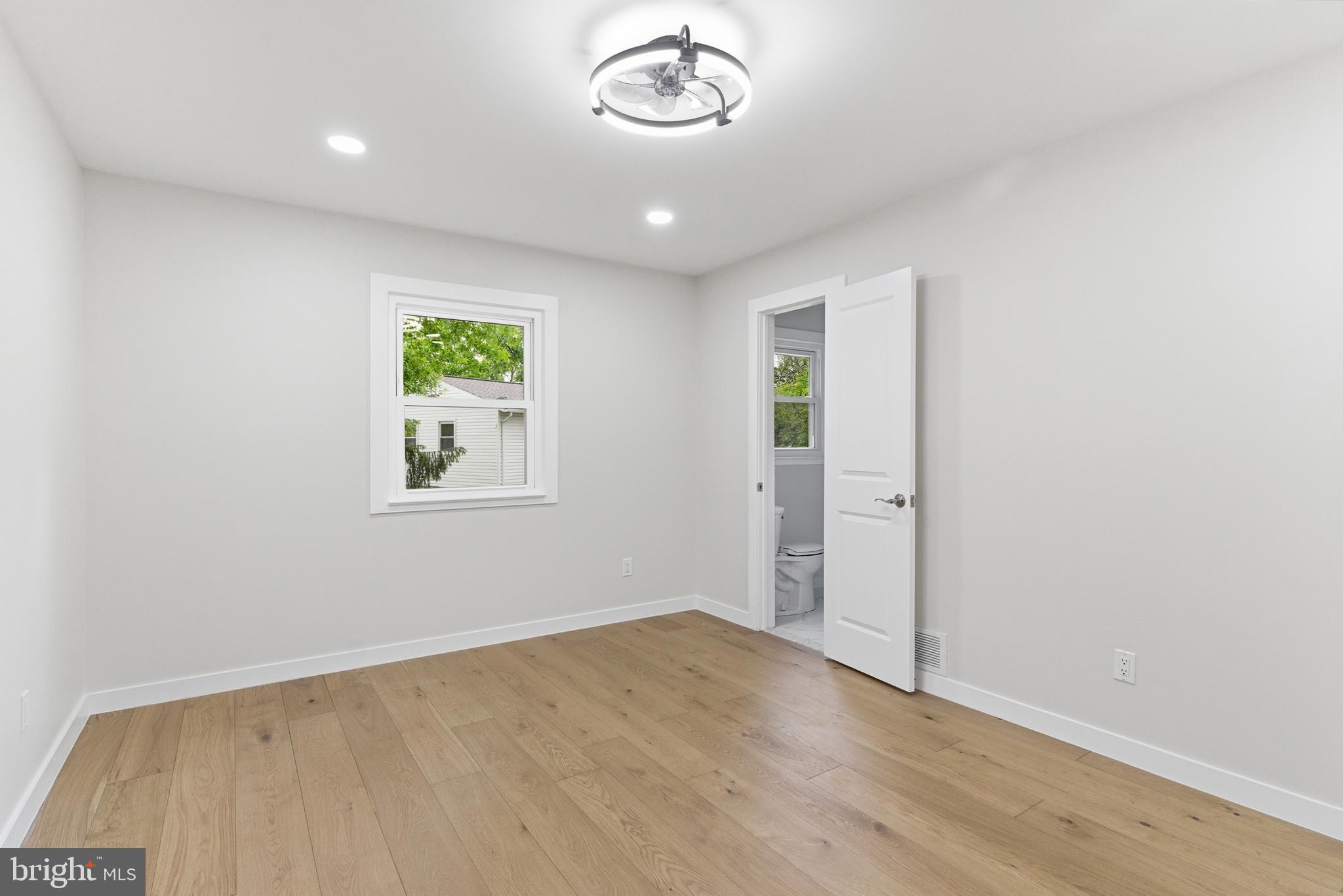 BROOKFIELD - Residential