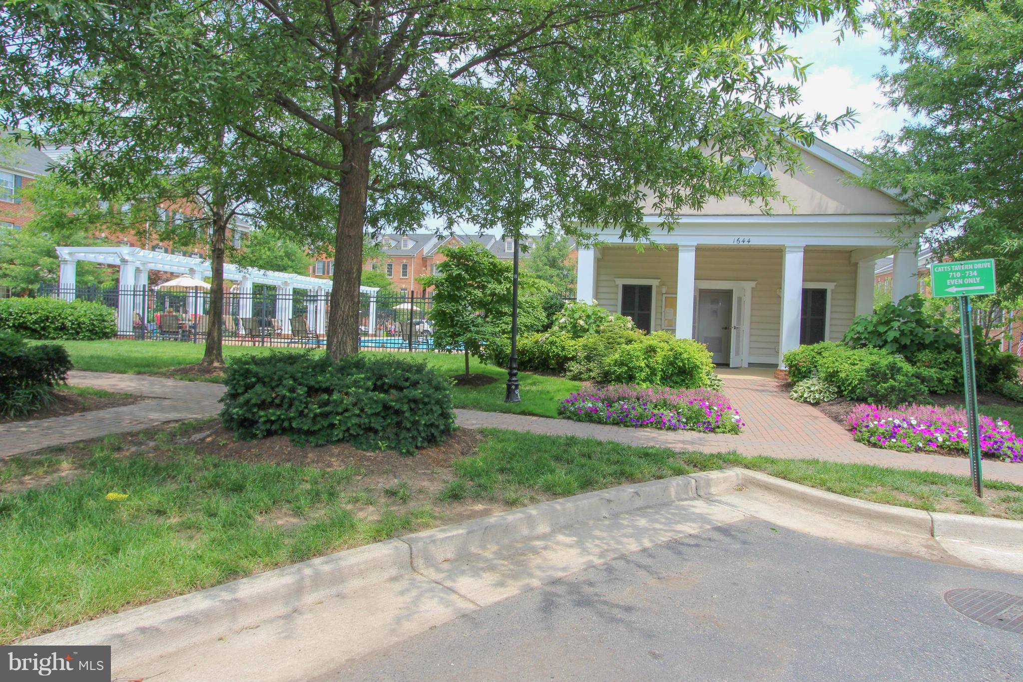 OLD TOWN GREENS - Residential