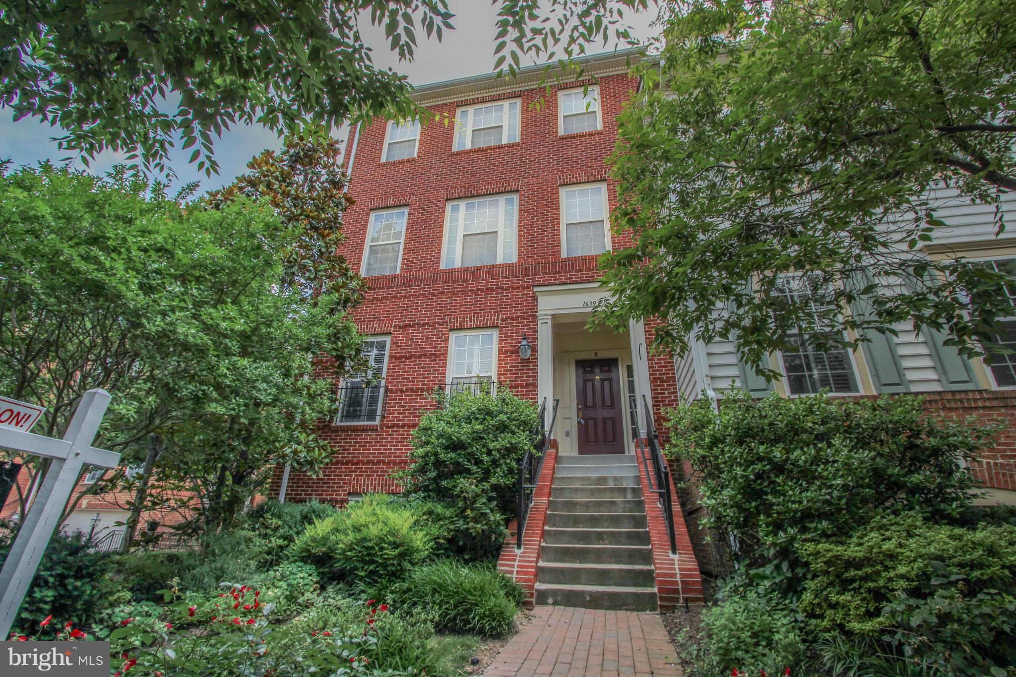 OLD TOWN GREENS - Residential