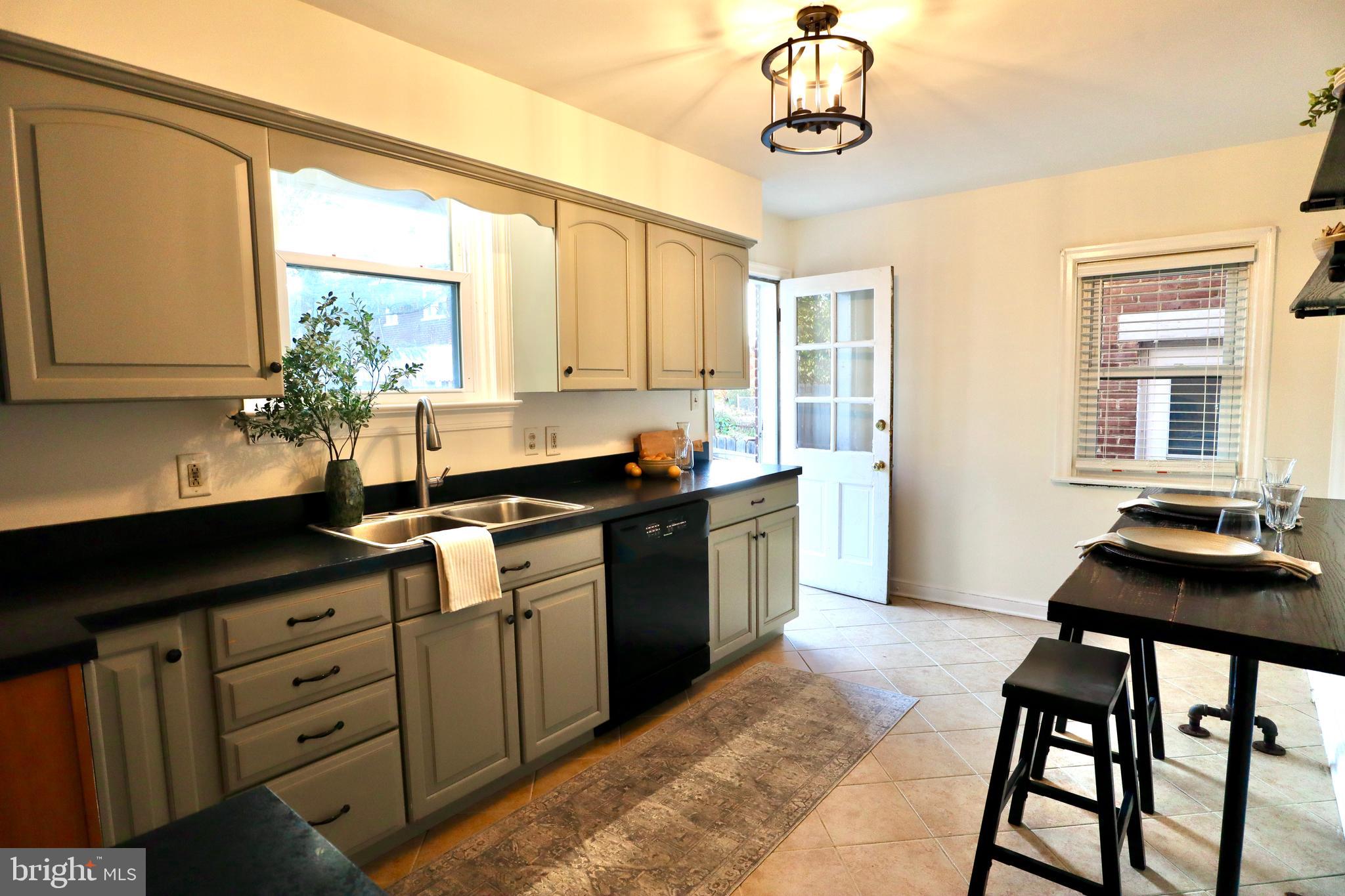 WEST END LANCASTER - Residential