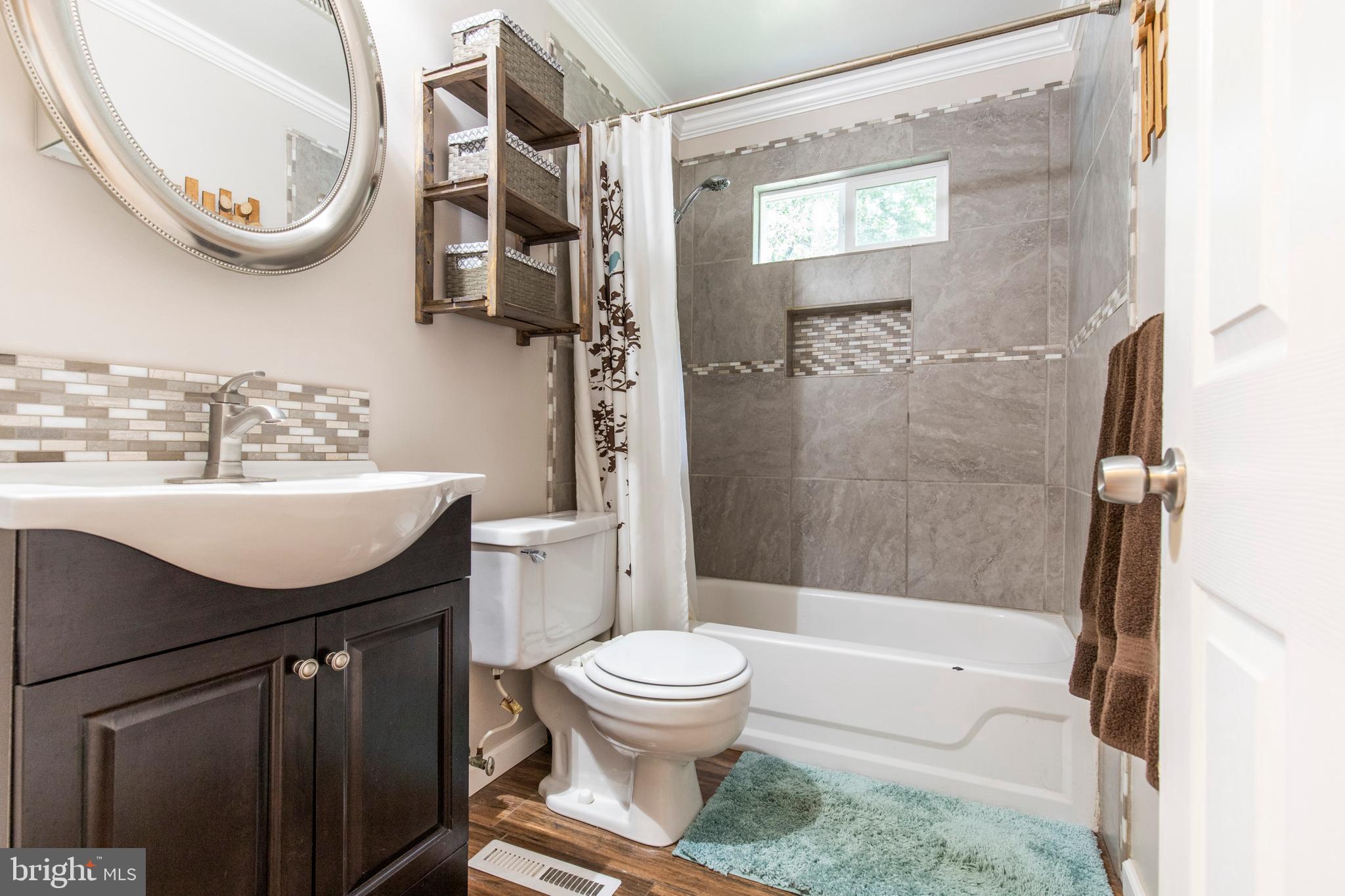 THOMSON ESTATES - Residential