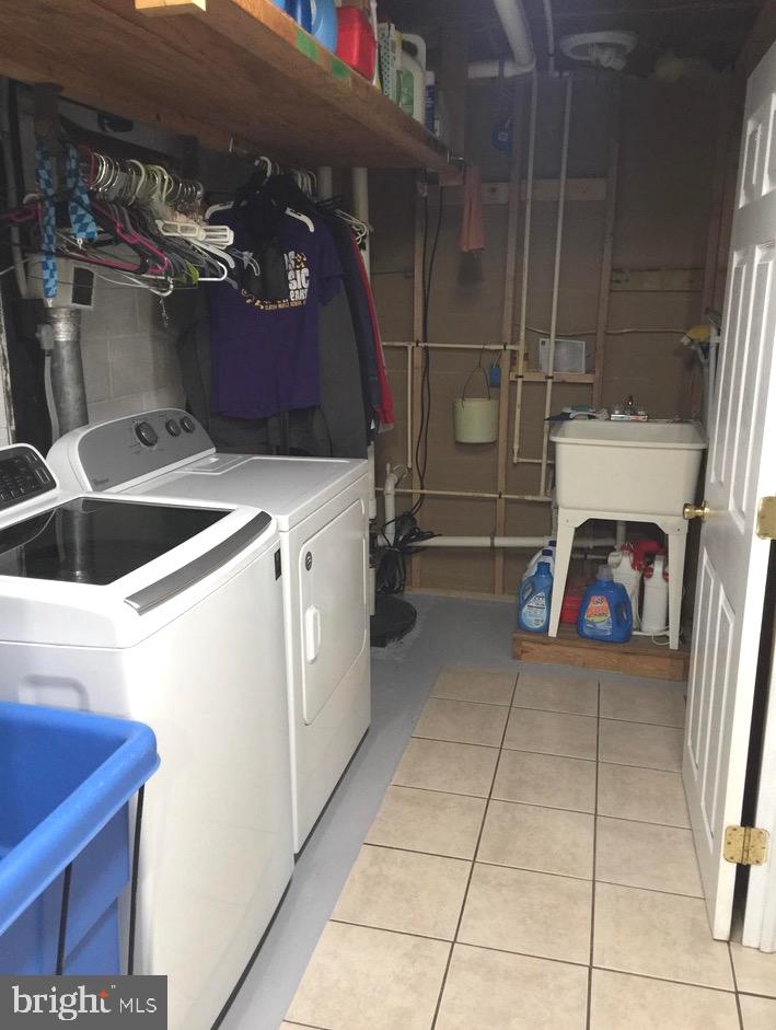 THOMSON ESTATES - Residential