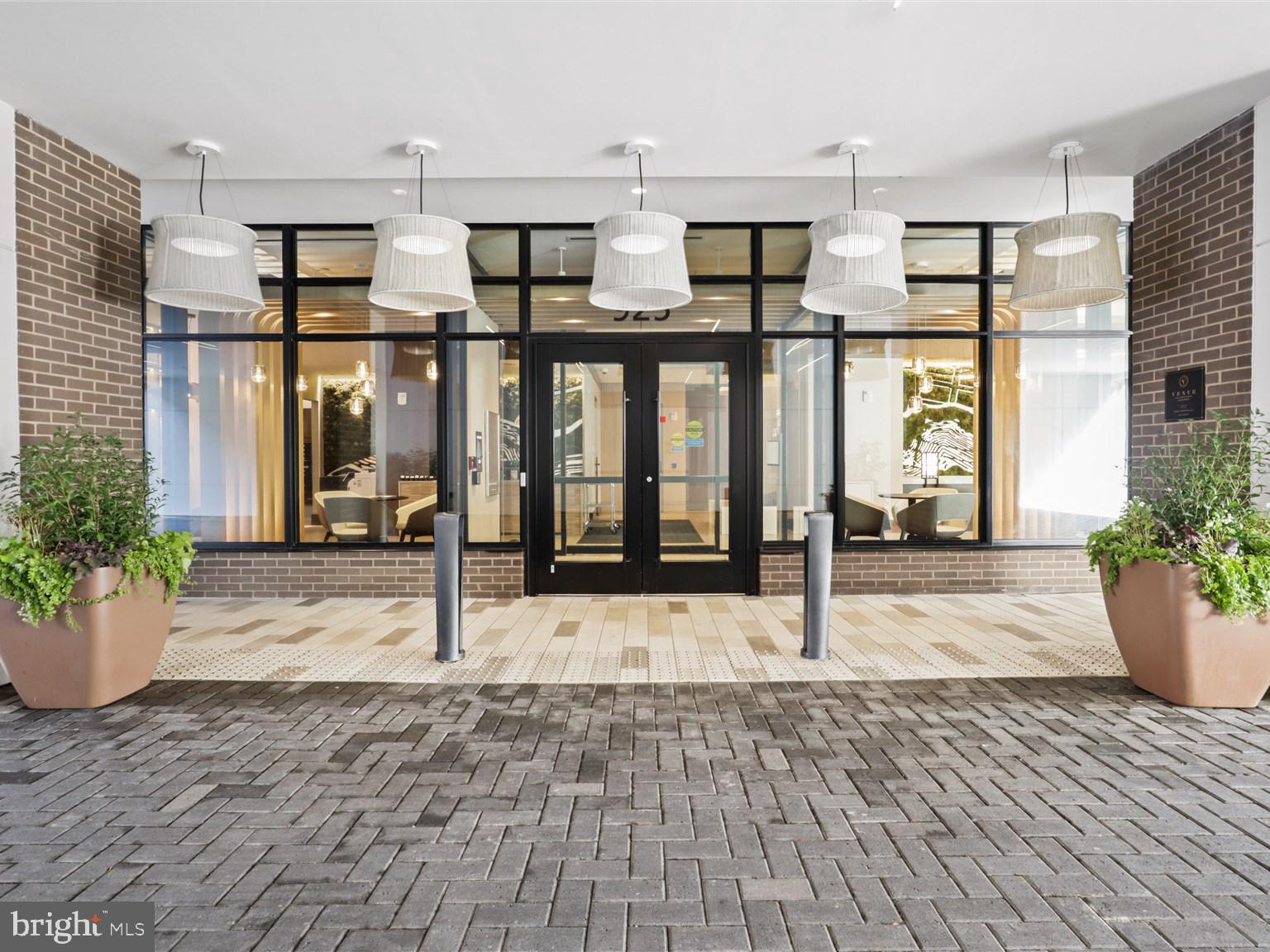 925 N FAIRFAX STREET 704