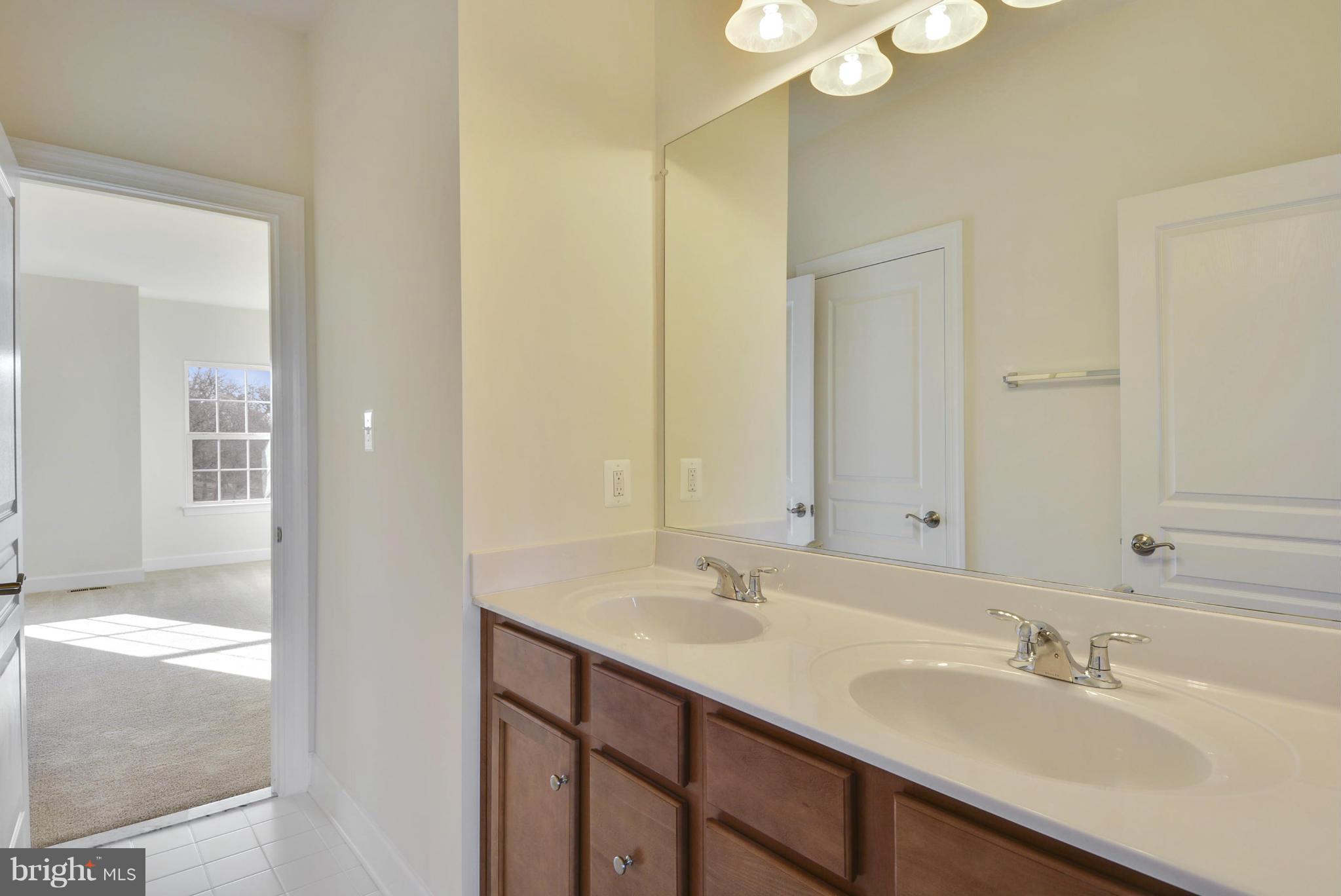 WATERFORD-PLAT 1> - Residential Lease