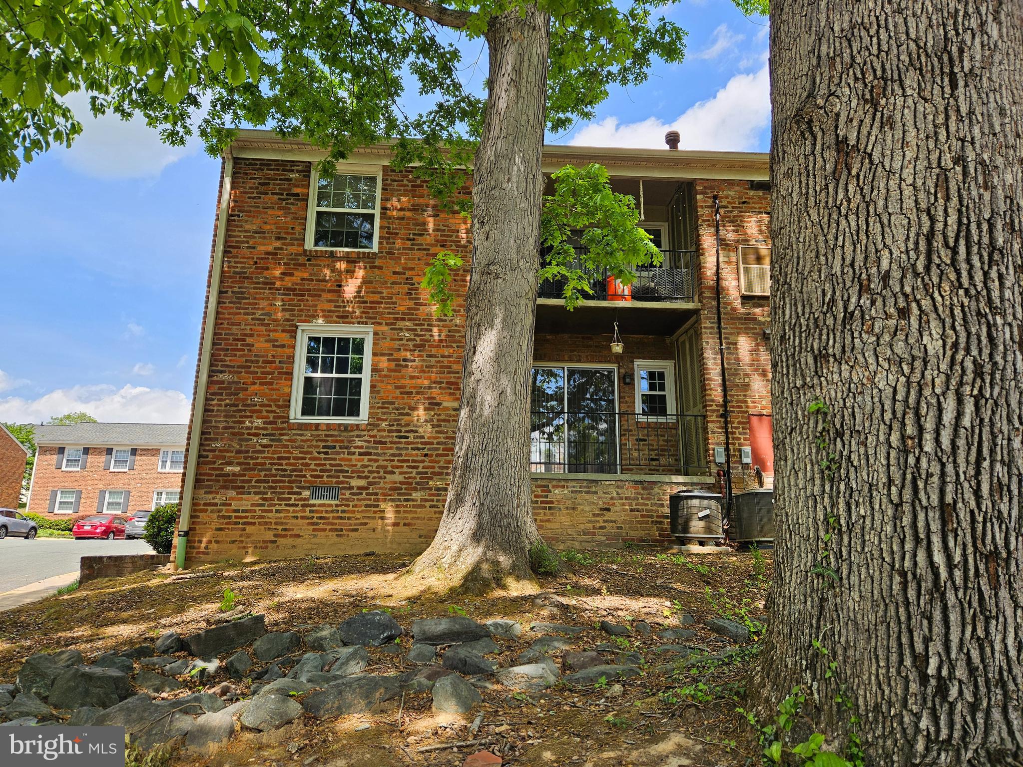 HESSIAN HILLS CONDOS - Residential Lease