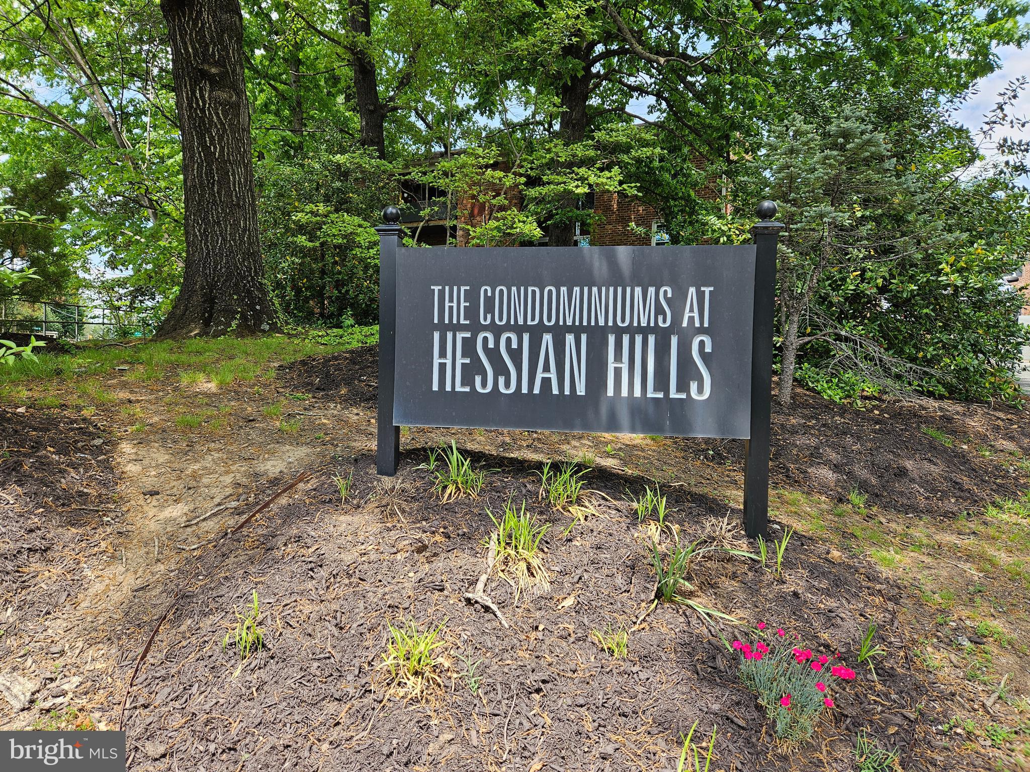 HESSIAN HILLS CONDOS - Residential Lease