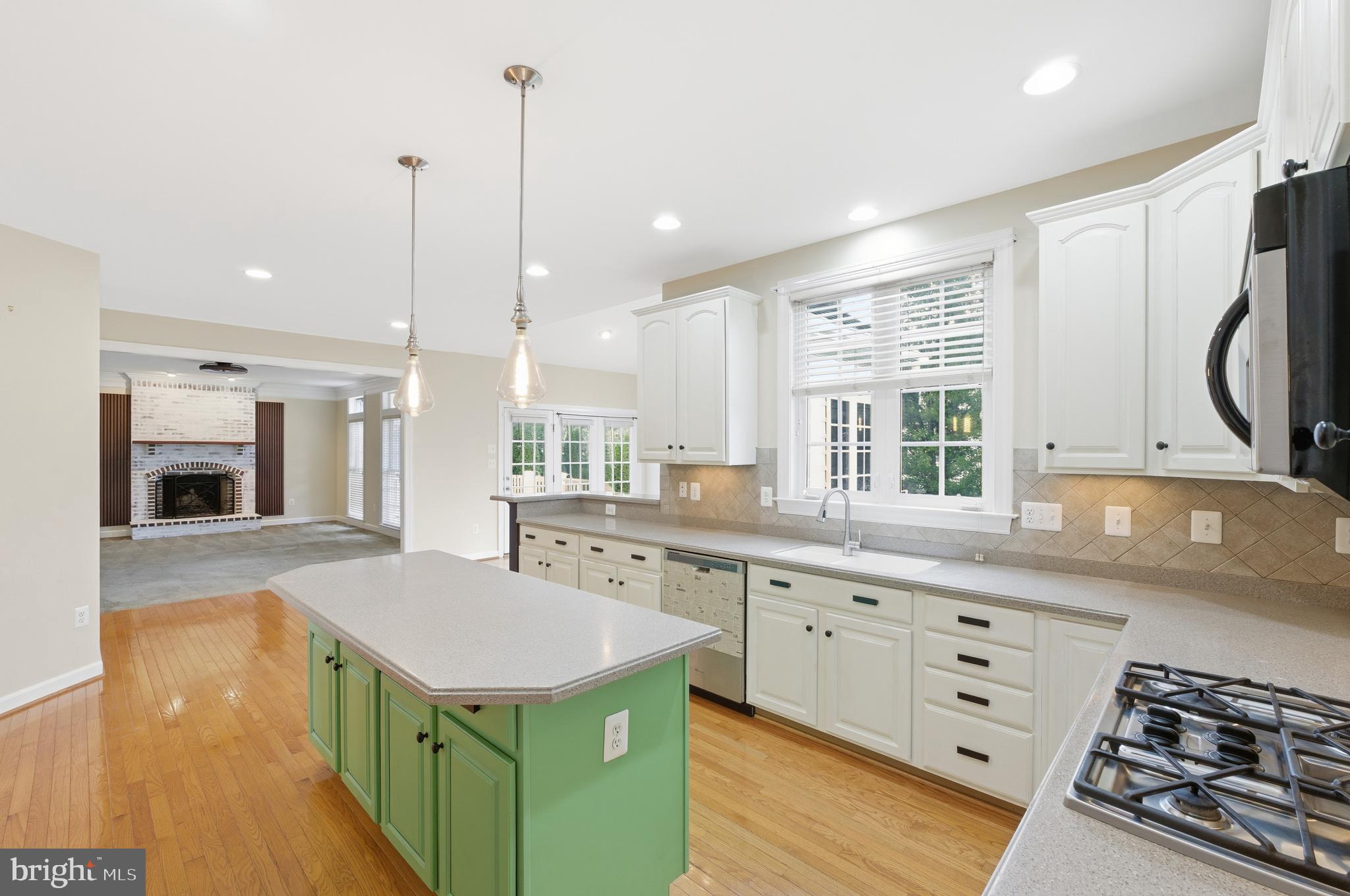 ADAMSTOWN COMMONS - Residential