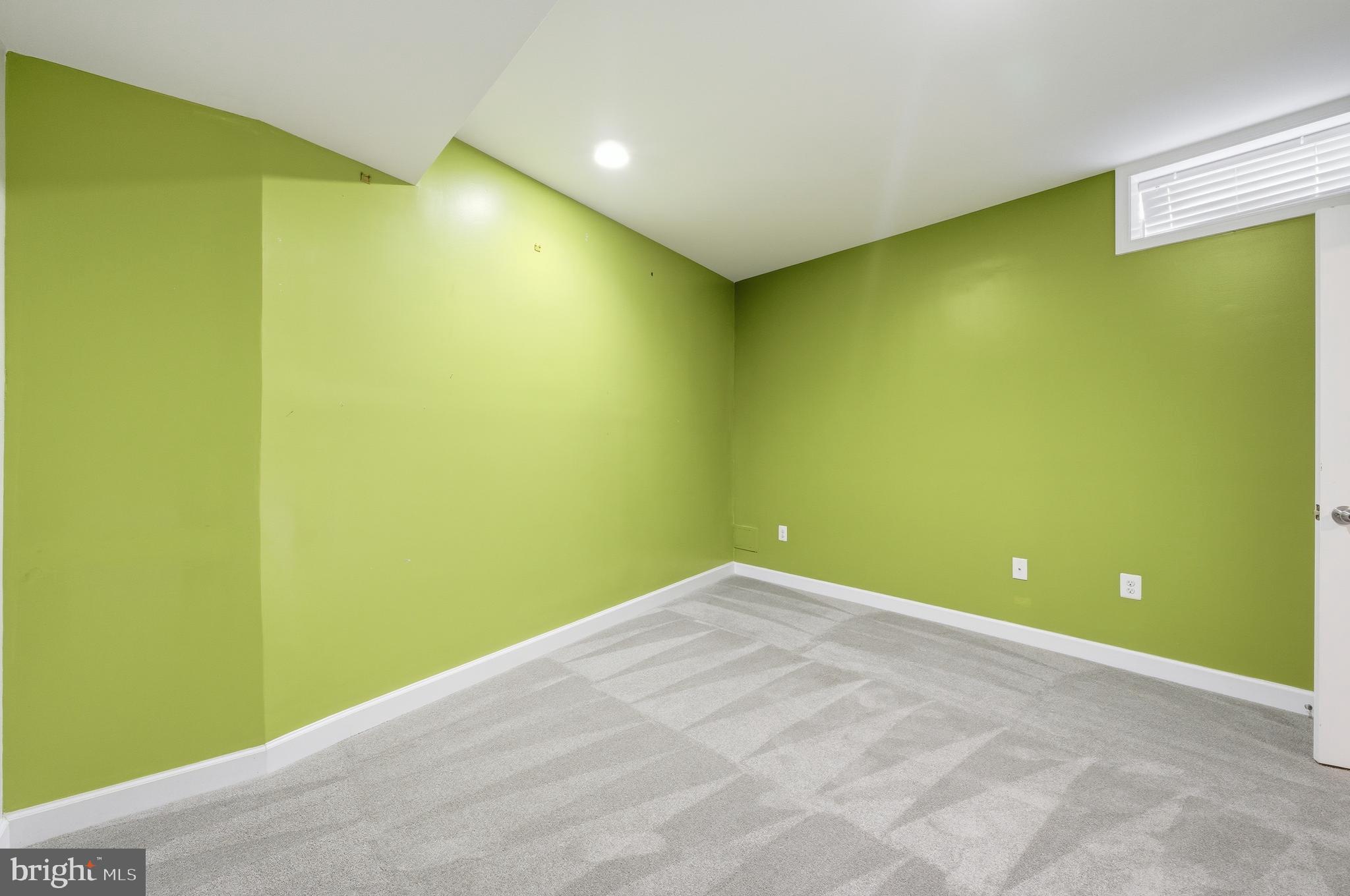 ADAMSTOWN COMMONS - Residential