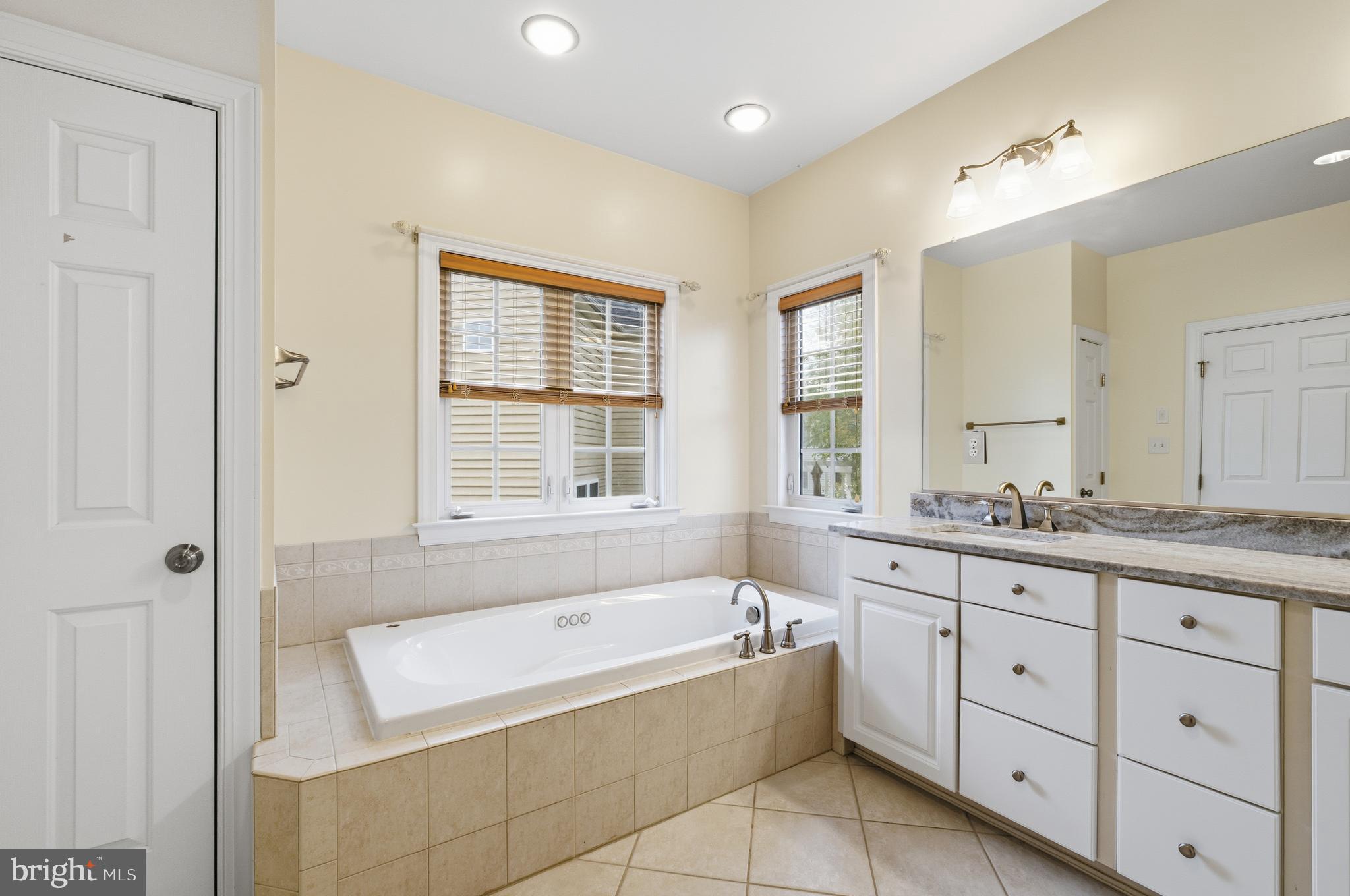 ADAMSTOWN COMMONS - Residential