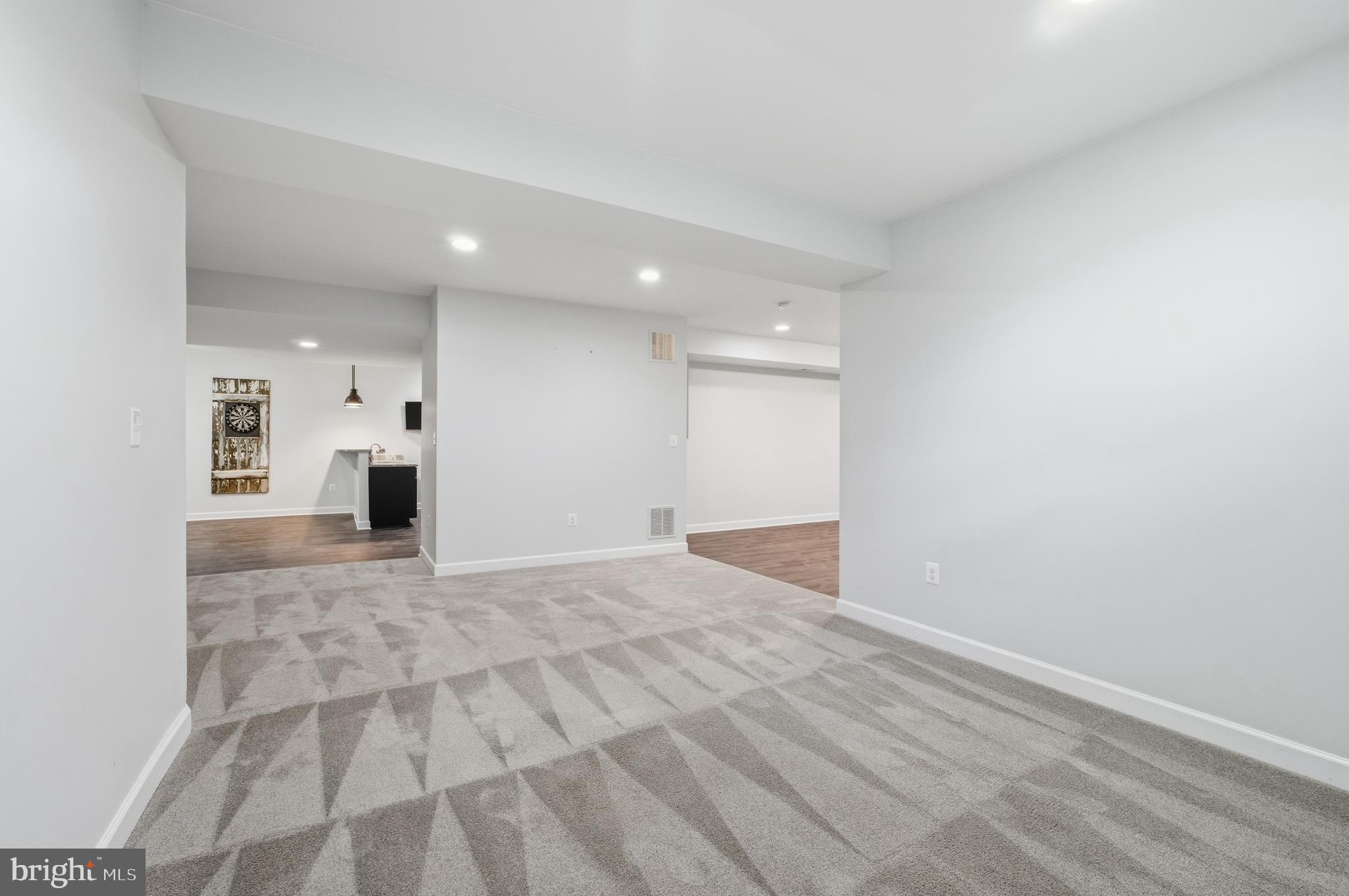 ADAMSTOWN COMMONS - Residential