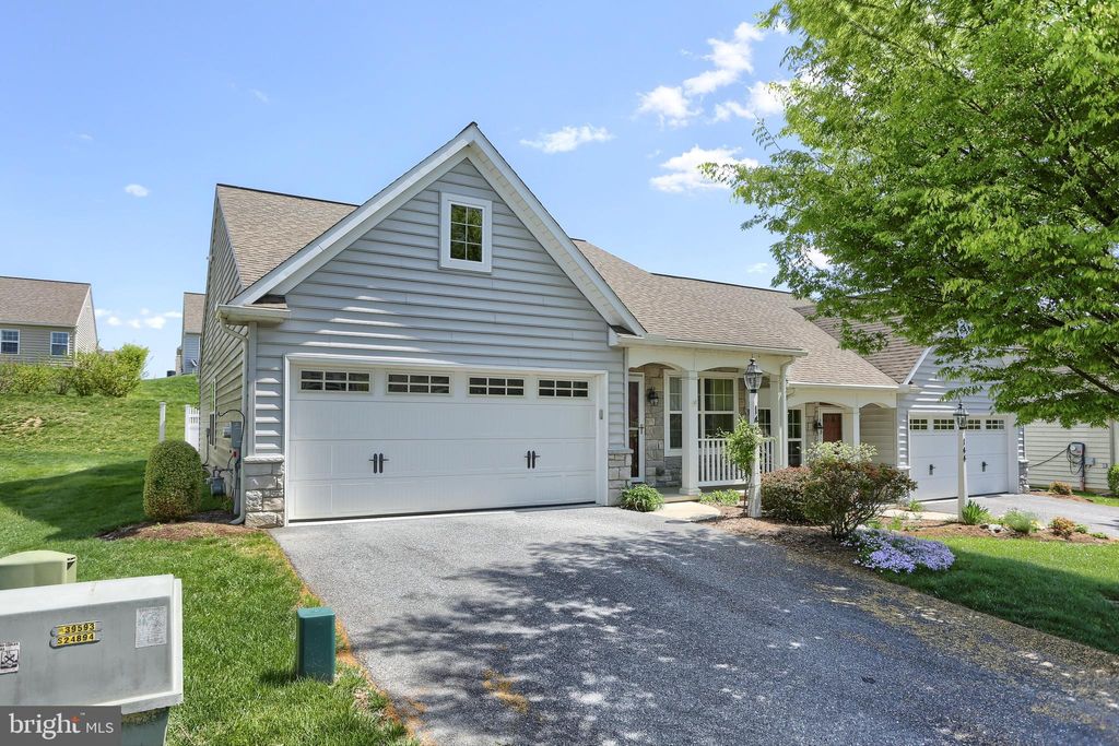 Photo of 142 WAYPOINT DR, LANCASTER, PA 17603 (MLS # PALA2033318)