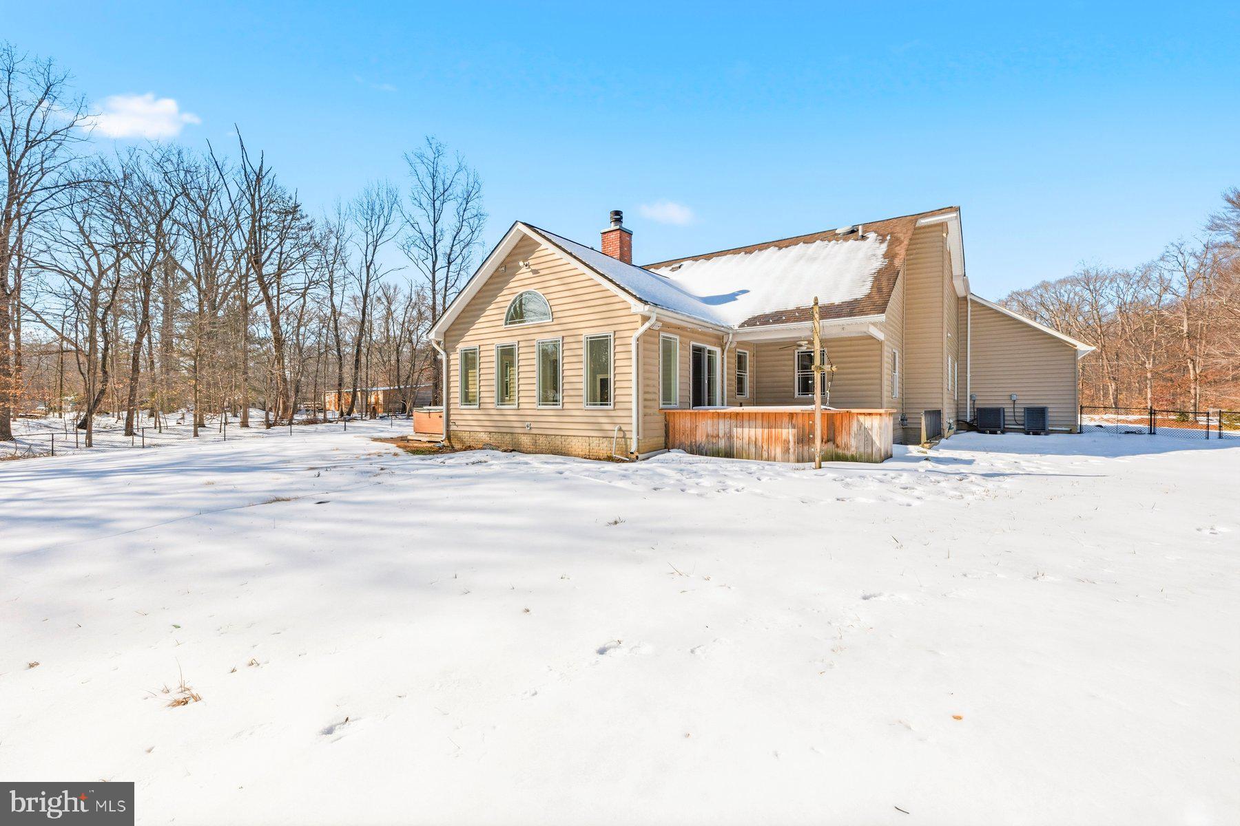 ANNAPOLIS WOODS - Residential