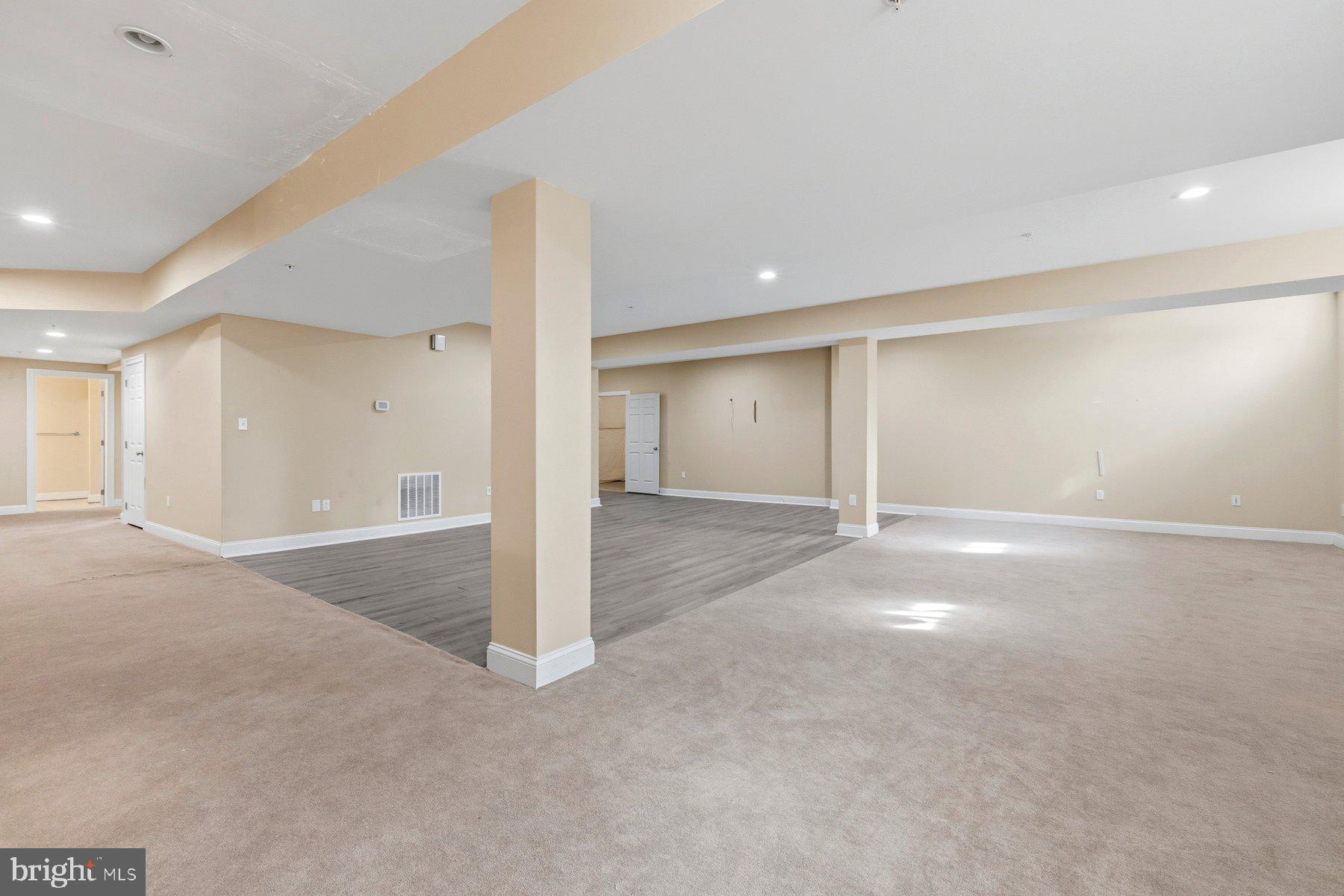 ANNAPOLIS WOODS - Residential