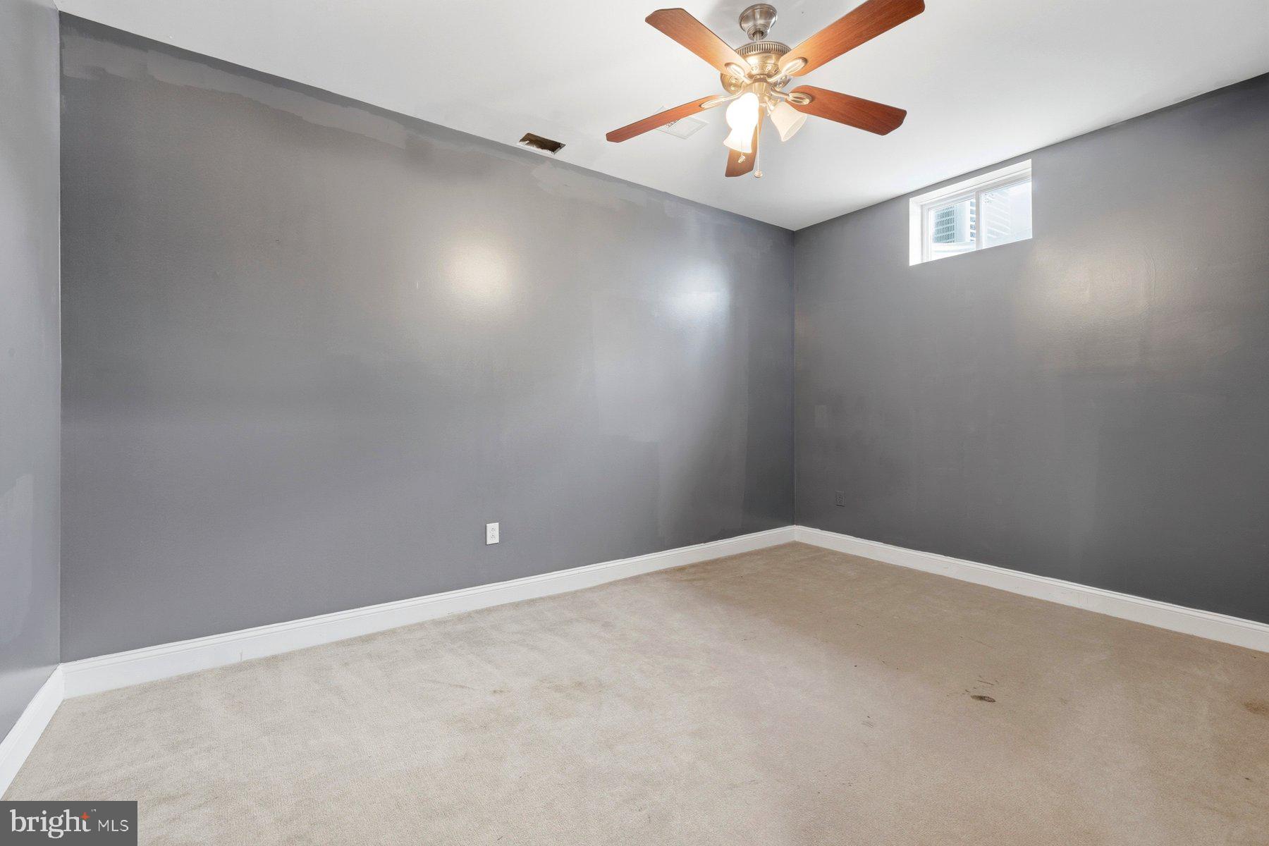 ANNAPOLIS WOODS - Residential